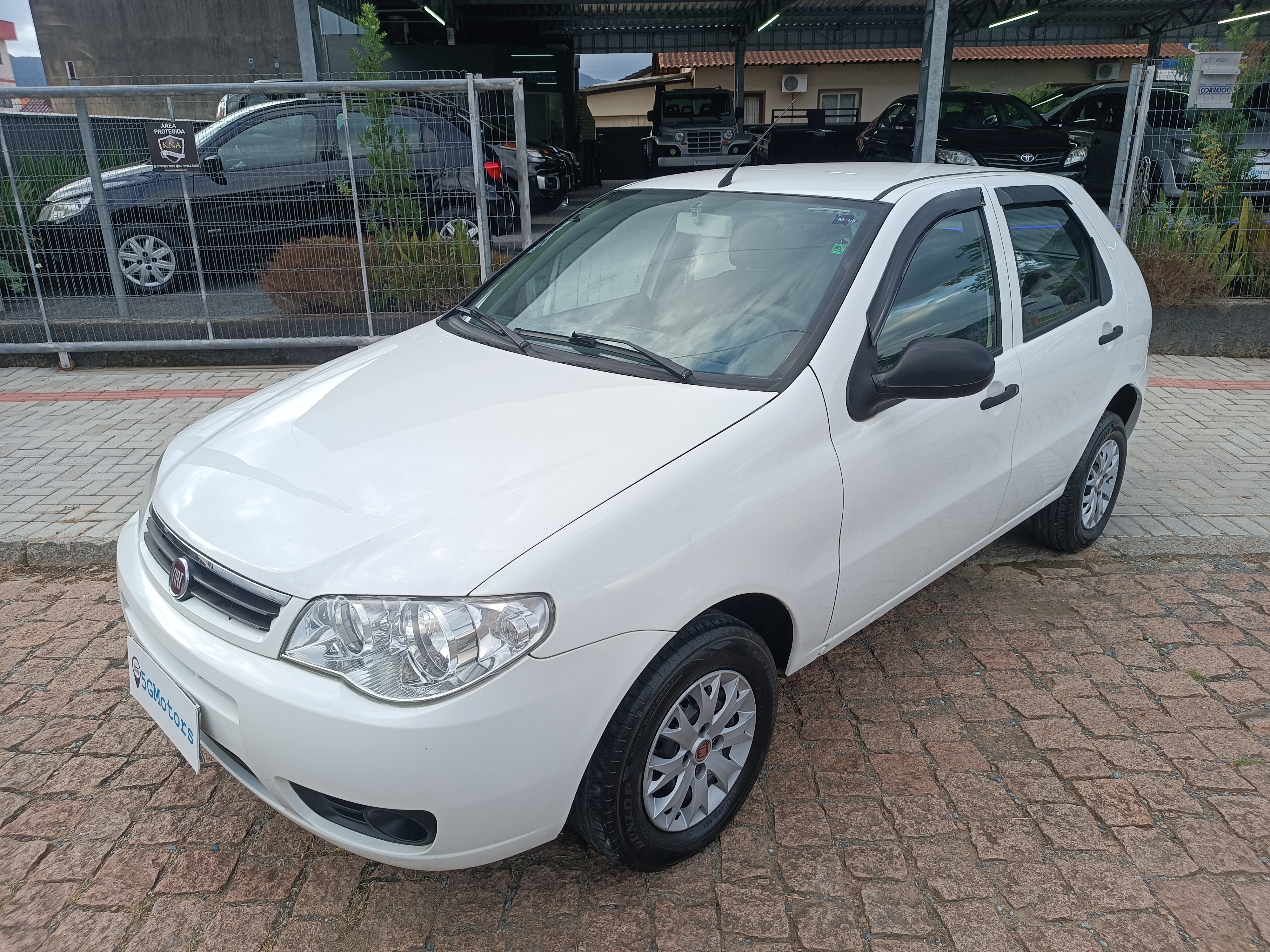 Carro/Camioneta - FIAT - Palio - Celebration 1.0 Fire Flex 8V 4p - 2015
