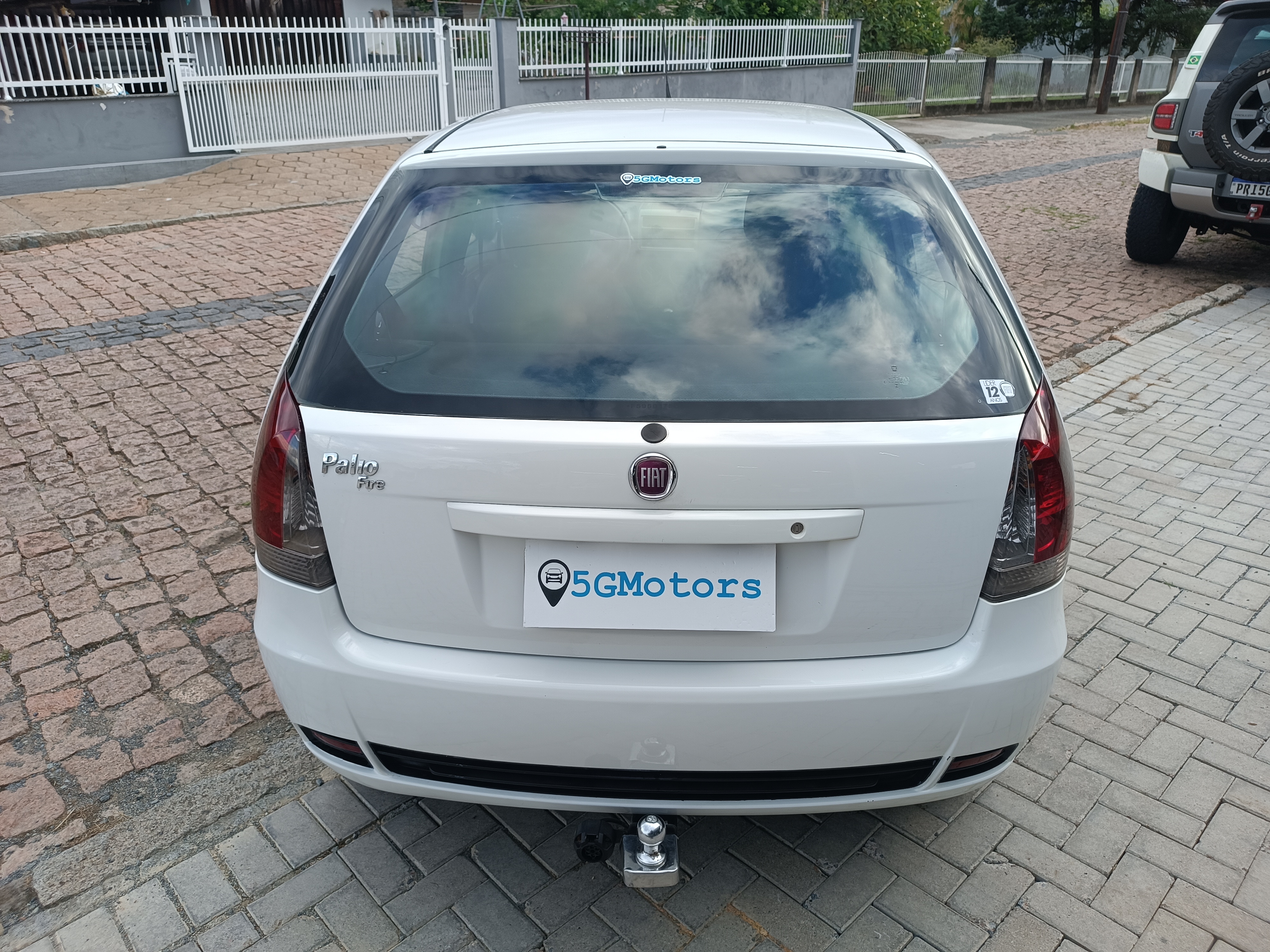 Carro/Camioneta - FIAT - Palio - Celebration 1.0 Fire Flex 8V 4p - 2015