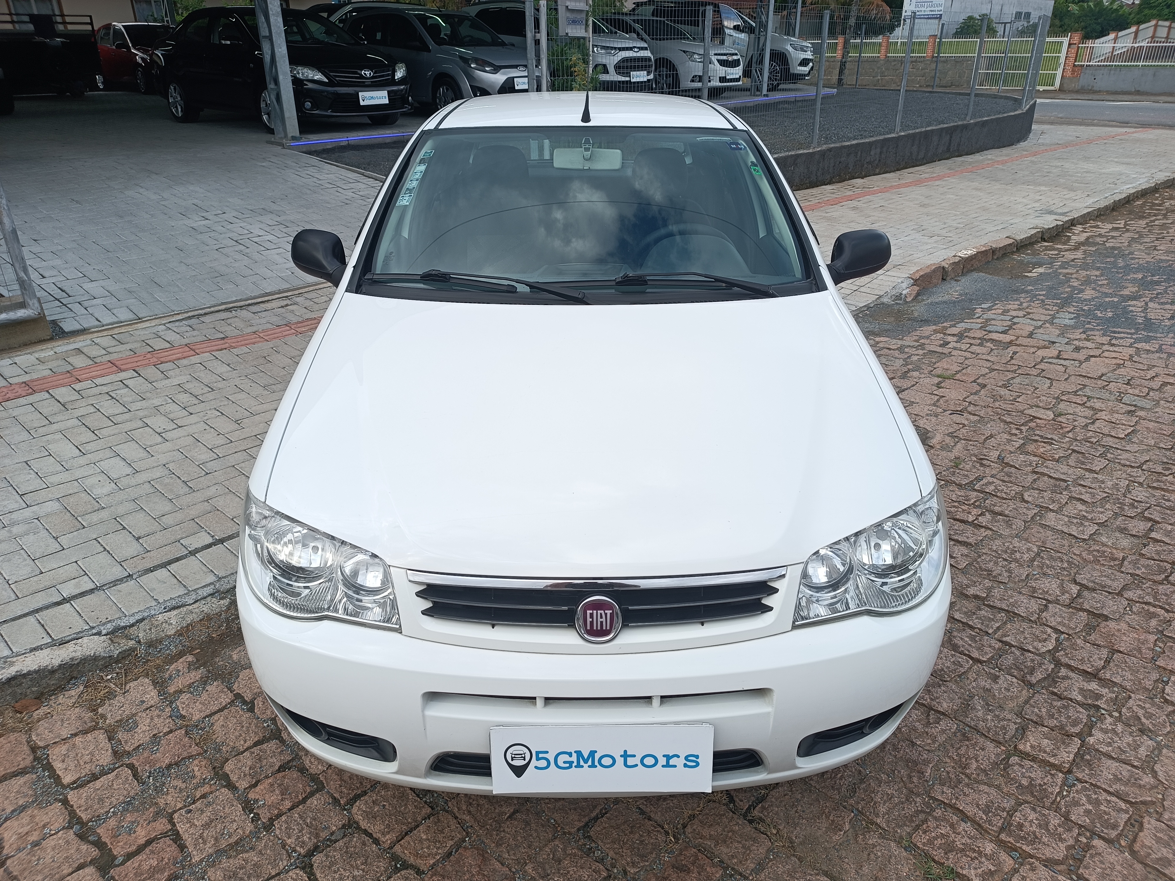 Carro/Camioneta - FIAT - Palio - Celebration 1.0 Fire Flex 8V 4p - 2015