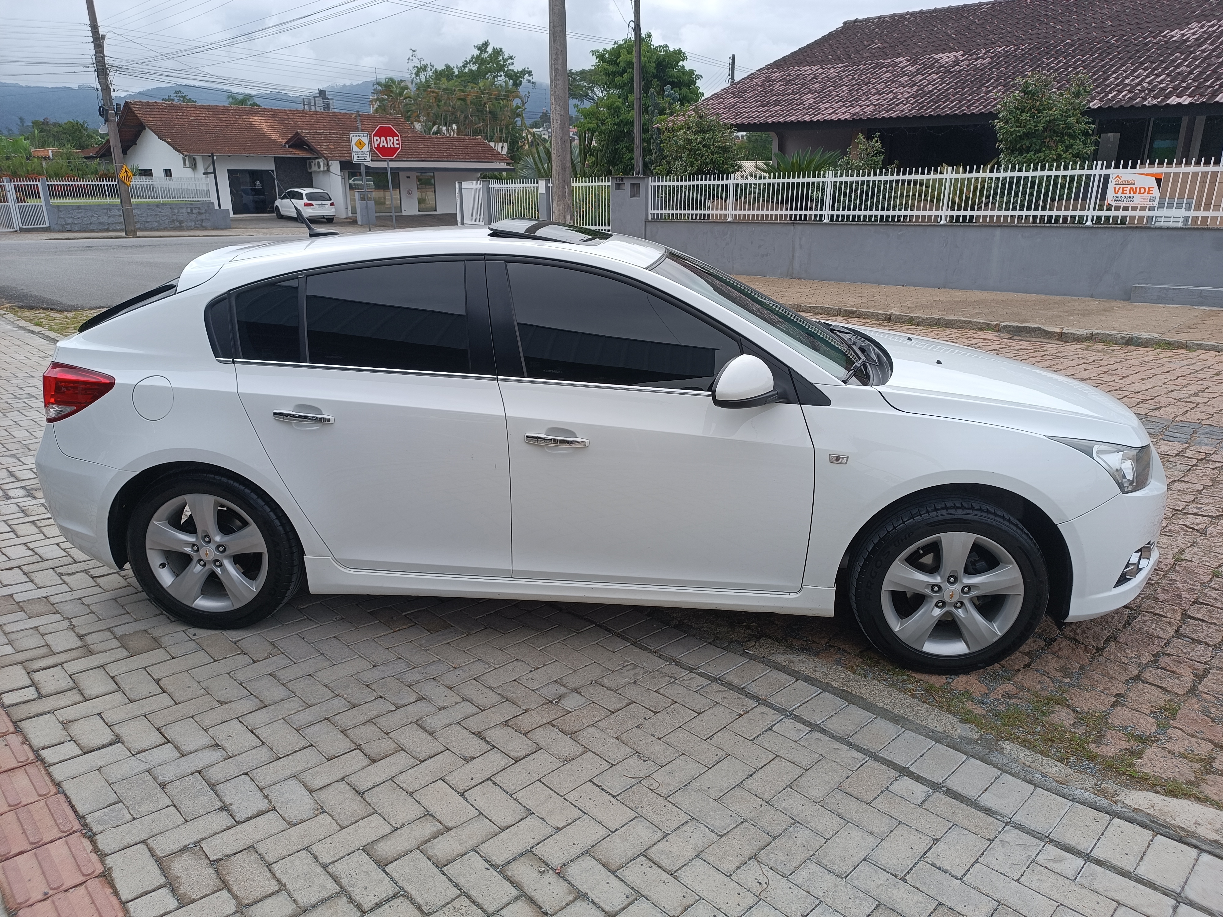 Carro/Camioneta - GM - CHEVROLET - CRUZE - HB Sport LTZ 1.8 16V FlexP. 5p Aut - 2014