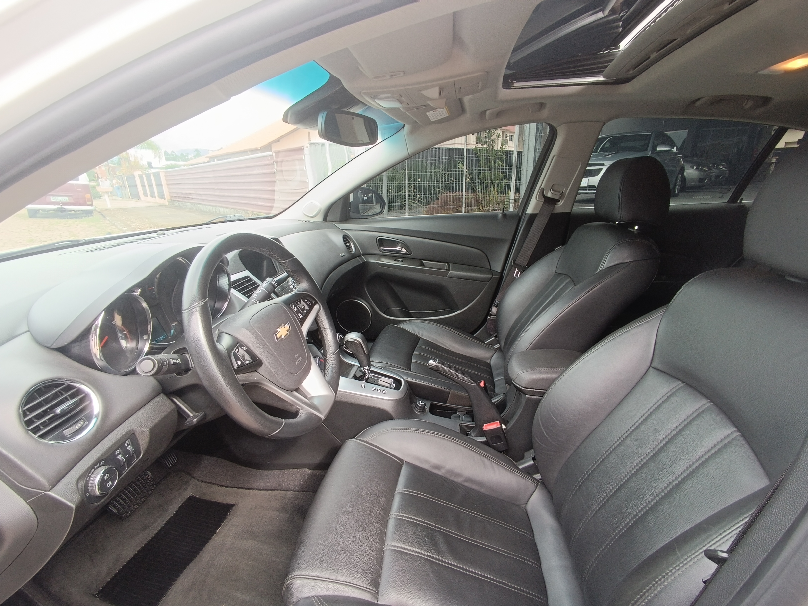 Carro/Camioneta - GM - CHEVROLET - CRUZE - HB Sport LTZ 1.8 16V FlexP. 5p Aut - 2014