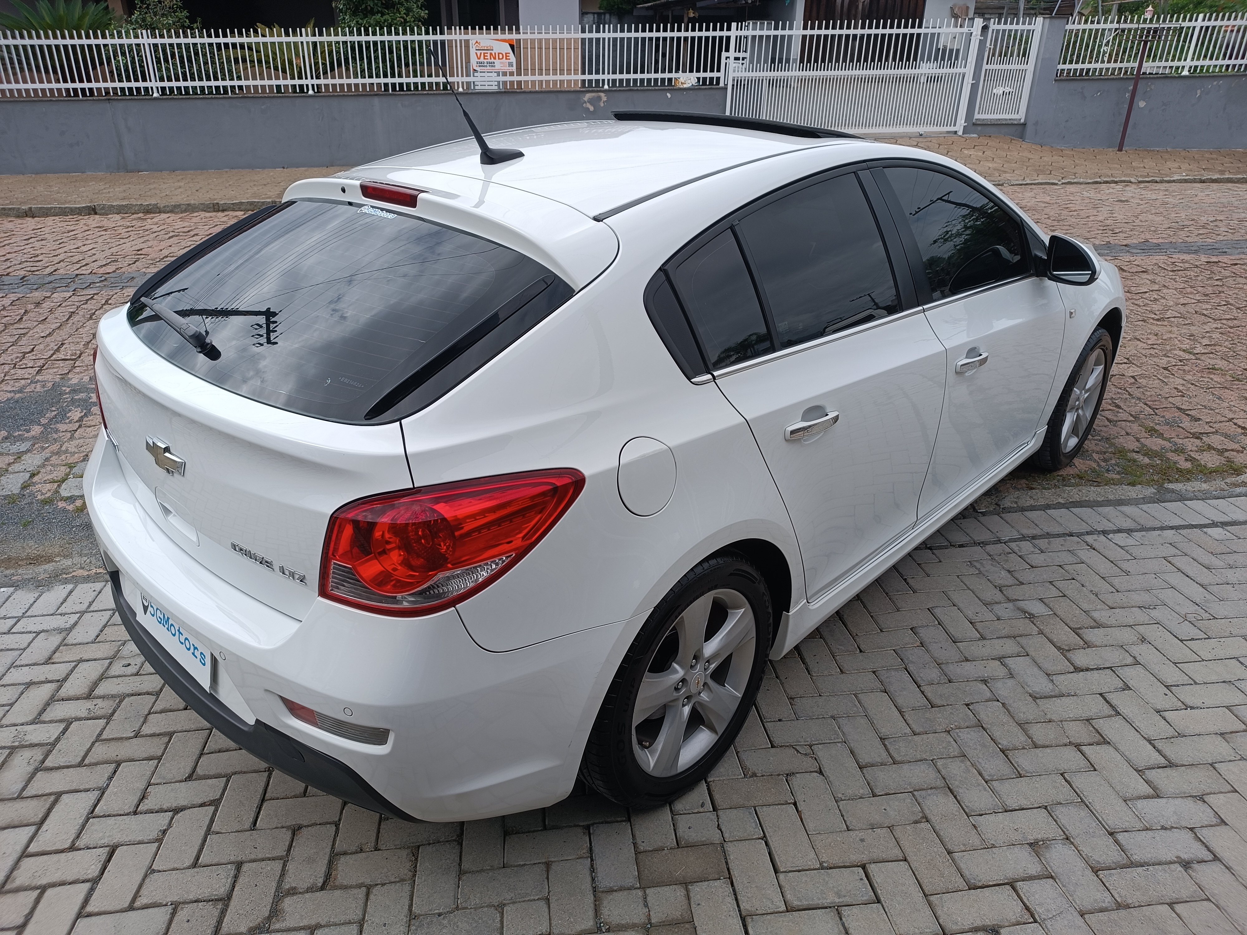 Carro/Camioneta - GM - CHEVROLET - CRUZE - HB Sport LTZ 1.8 16V FlexP. 5p Aut - 2014