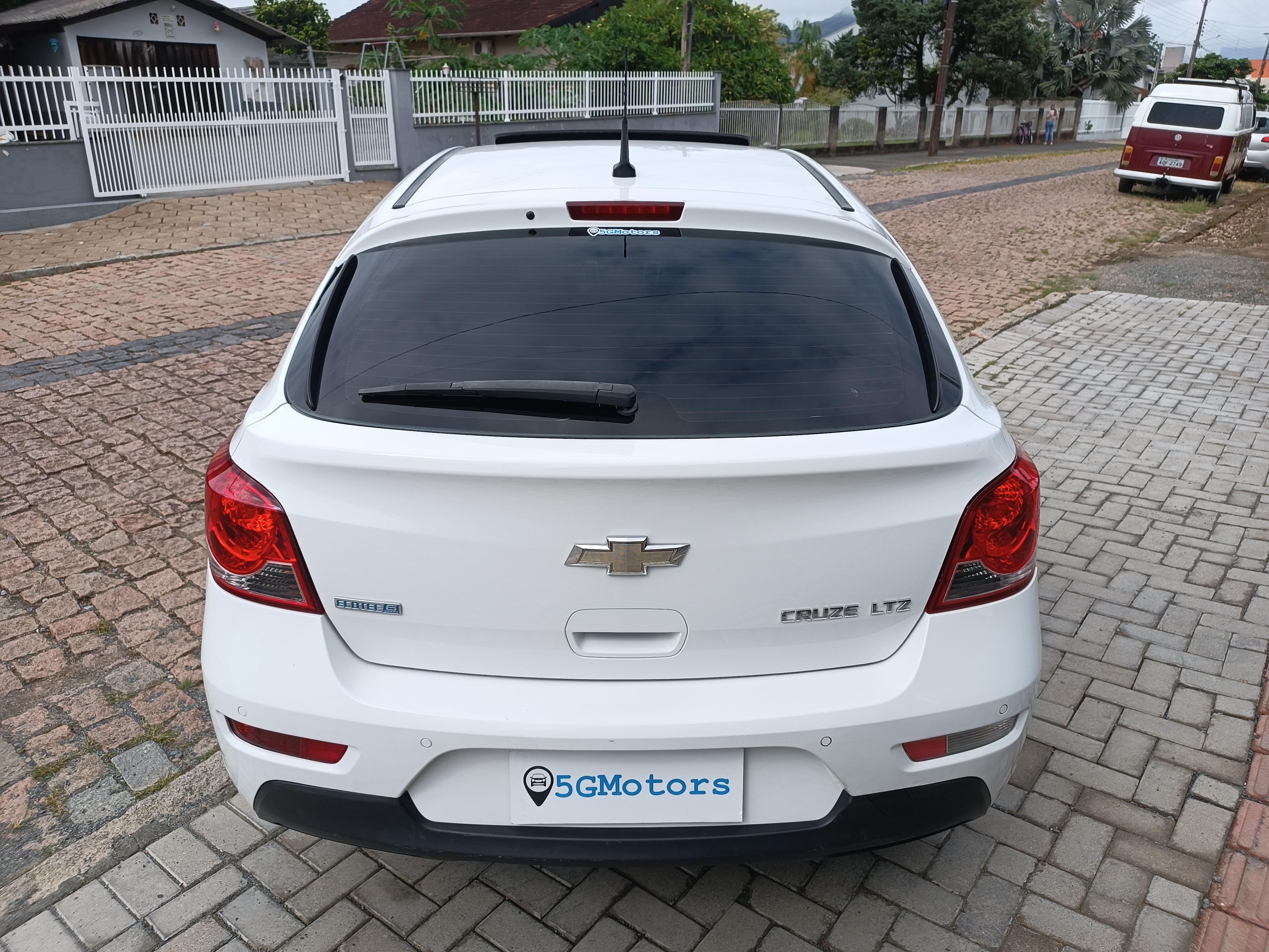 Carro/Camioneta - GM - CHEVROLET - CRUZE - HB Sport LTZ 1.8 16V FlexP. 5p Aut - 2014
