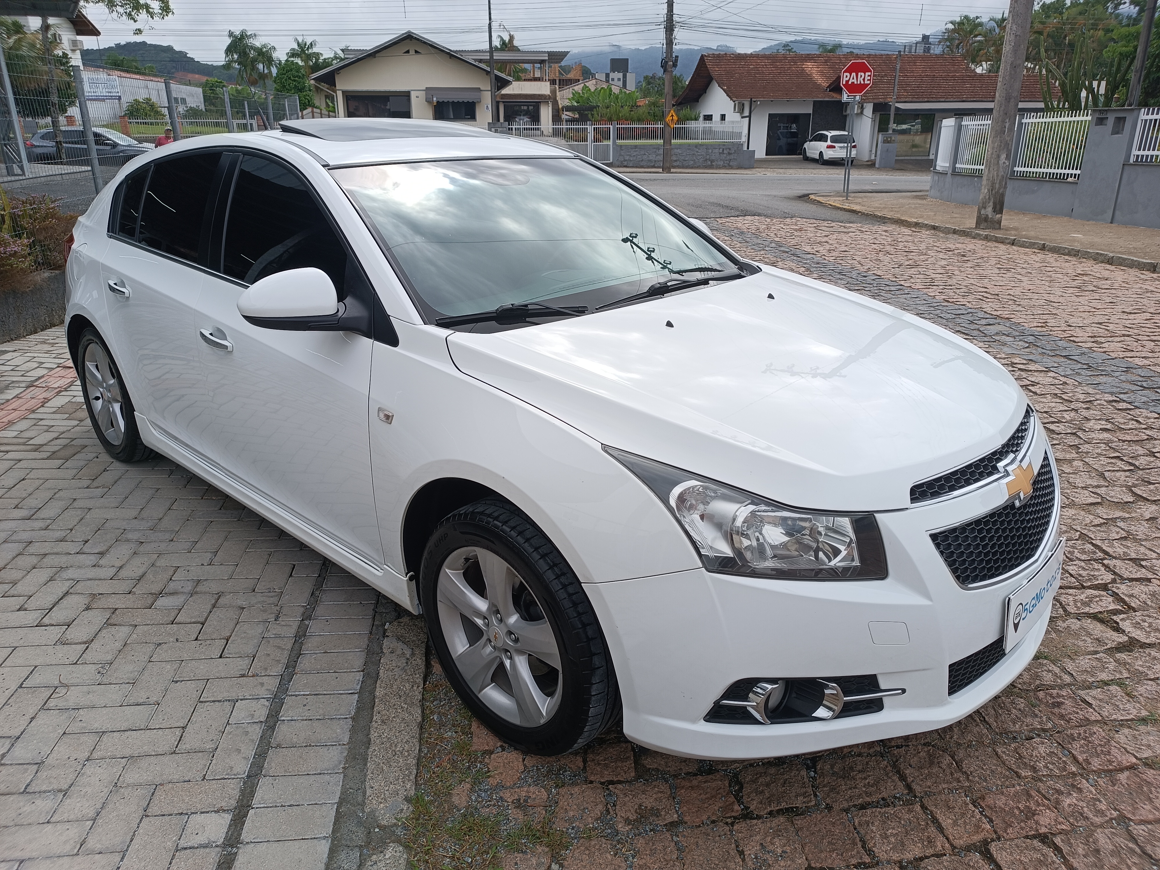 Carro/Camioneta - GM - CHEVROLET - CRUZE - HB Sport LTZ 1.8 16V FlexP. 5p Aut - 2014