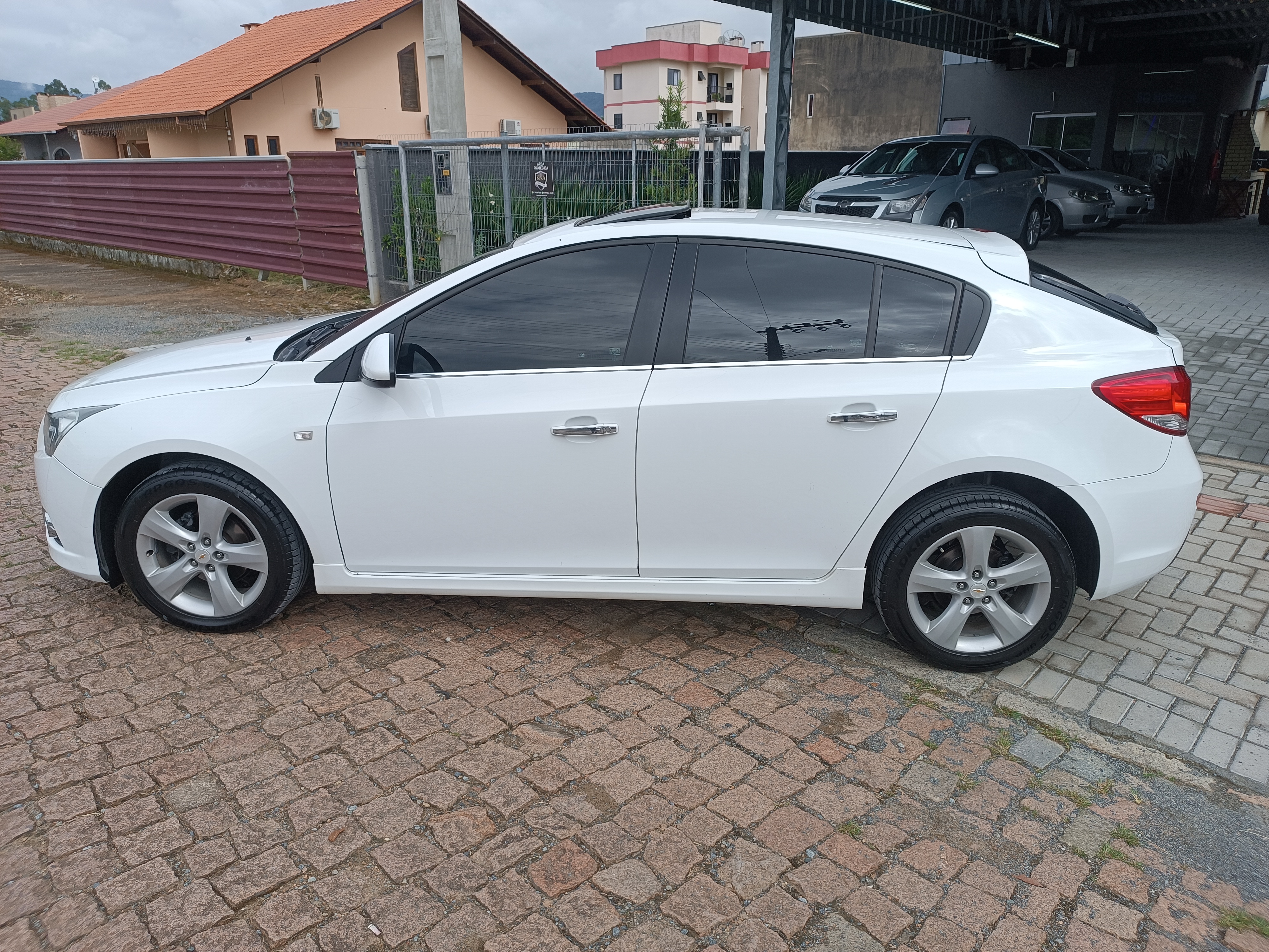Carro/Camioneta - GM - CHEVROLET - CRUZE - HB Sport LTZ 1.8 16V FlexP. 5p Aut - 2014