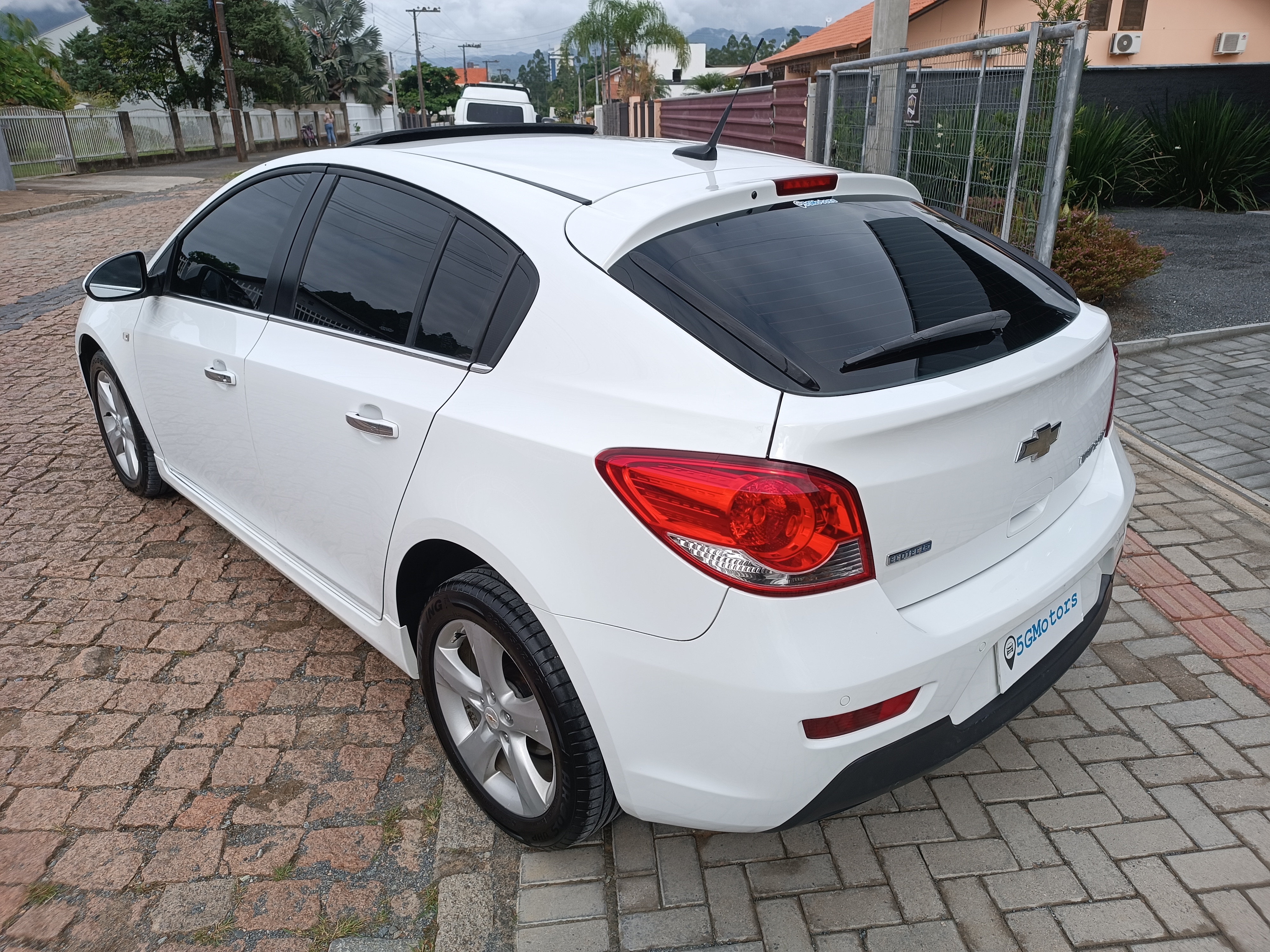 Carro/Camioneta - GM - CHEVROLET - CRUZE - HB Sport LTZ 1.8 16V FlexP. 5p Aut - 2014