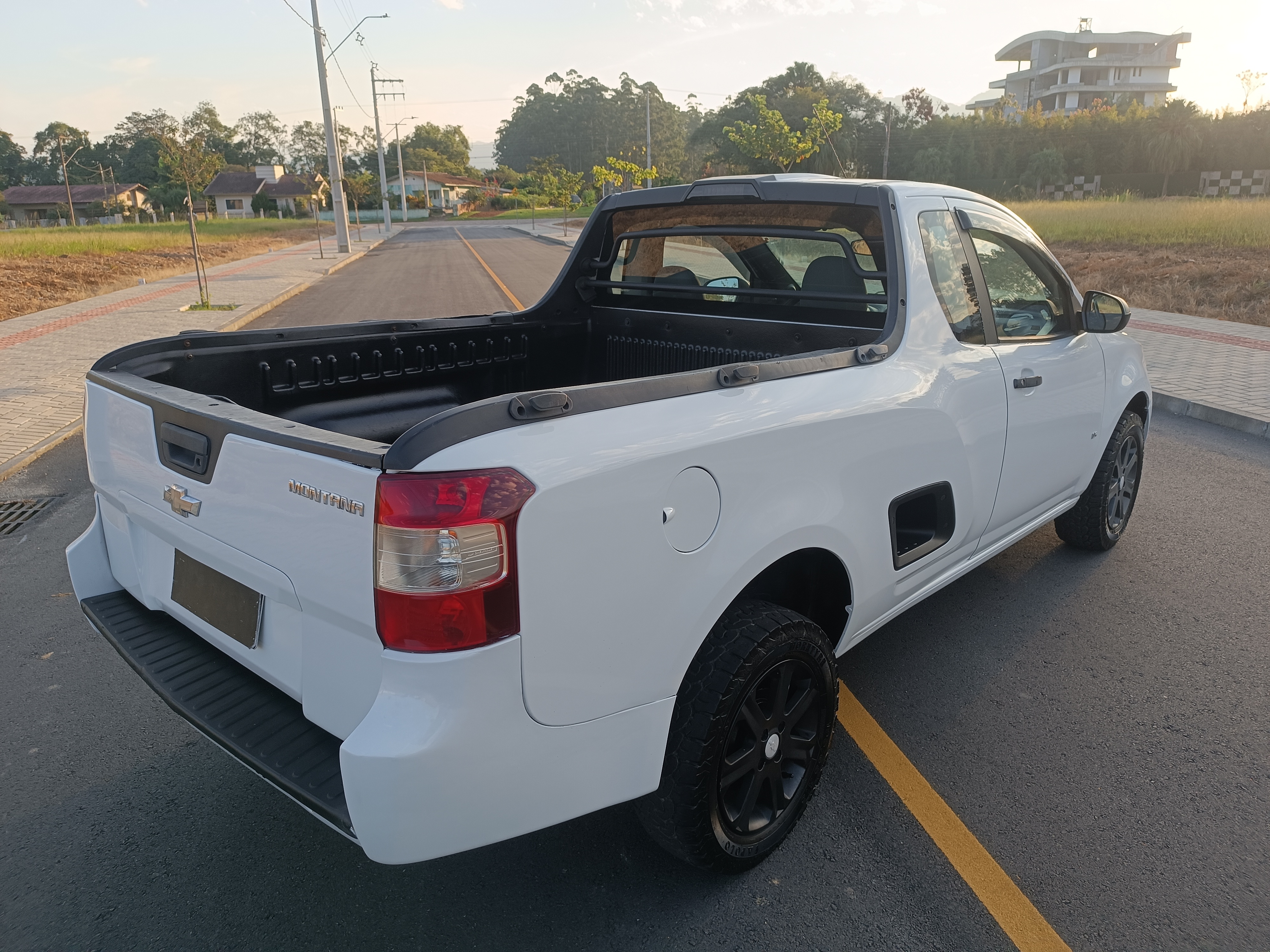Carro/Camioneta - GM - CHEVROLET - MONTANA - LS 1.4 ECONOFLEX 8V 2p - 2011