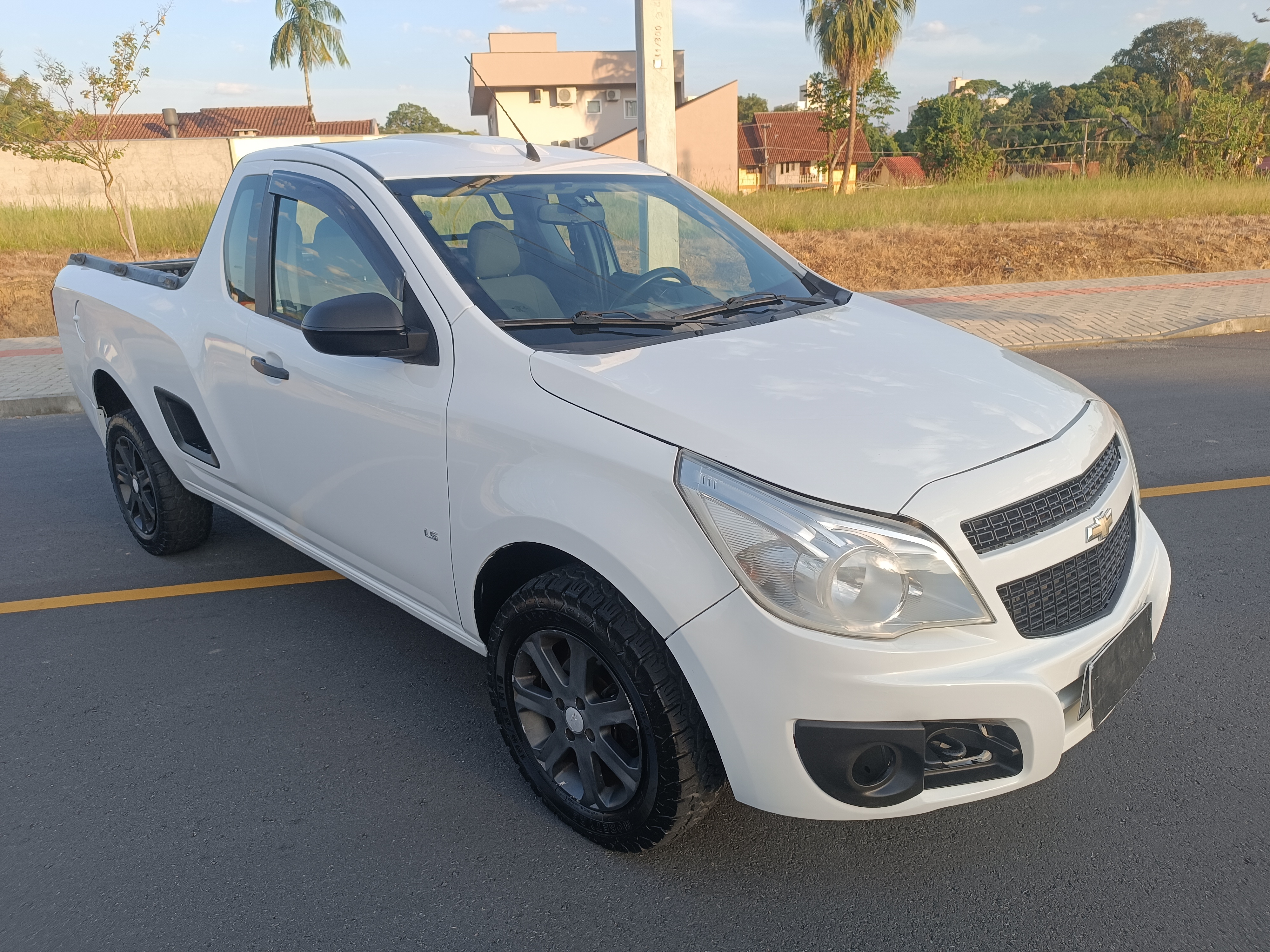 Carro/Camioneta - GM - CHEVROLET - MONTANA - LS 1.4 ECONOFLEX 8V 2p - 2011