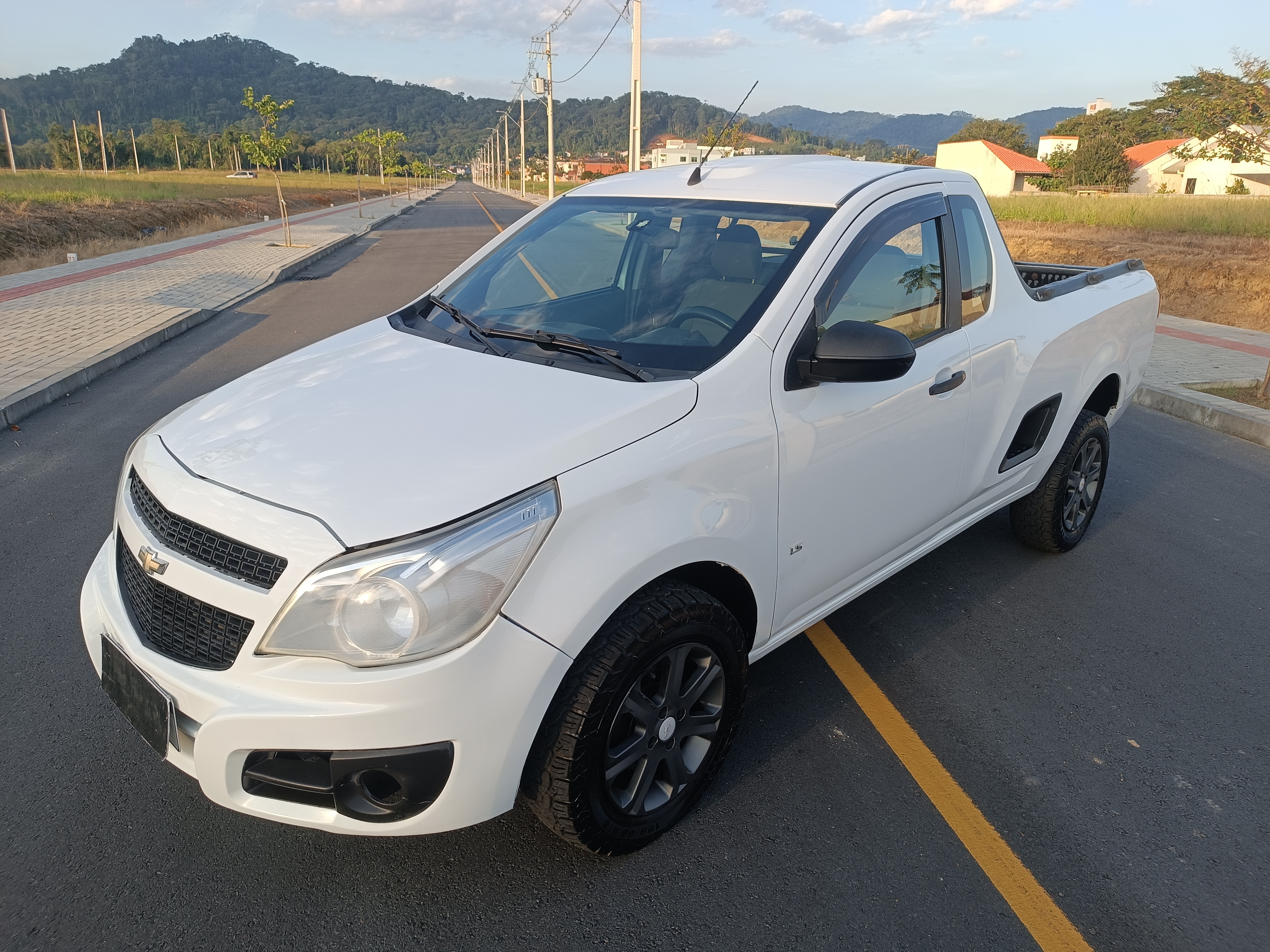 Carro/Camioneta - GM - CHEVROLET - MONTANA - LS 1.4 ECONOFLEX 8V 2p - 2011