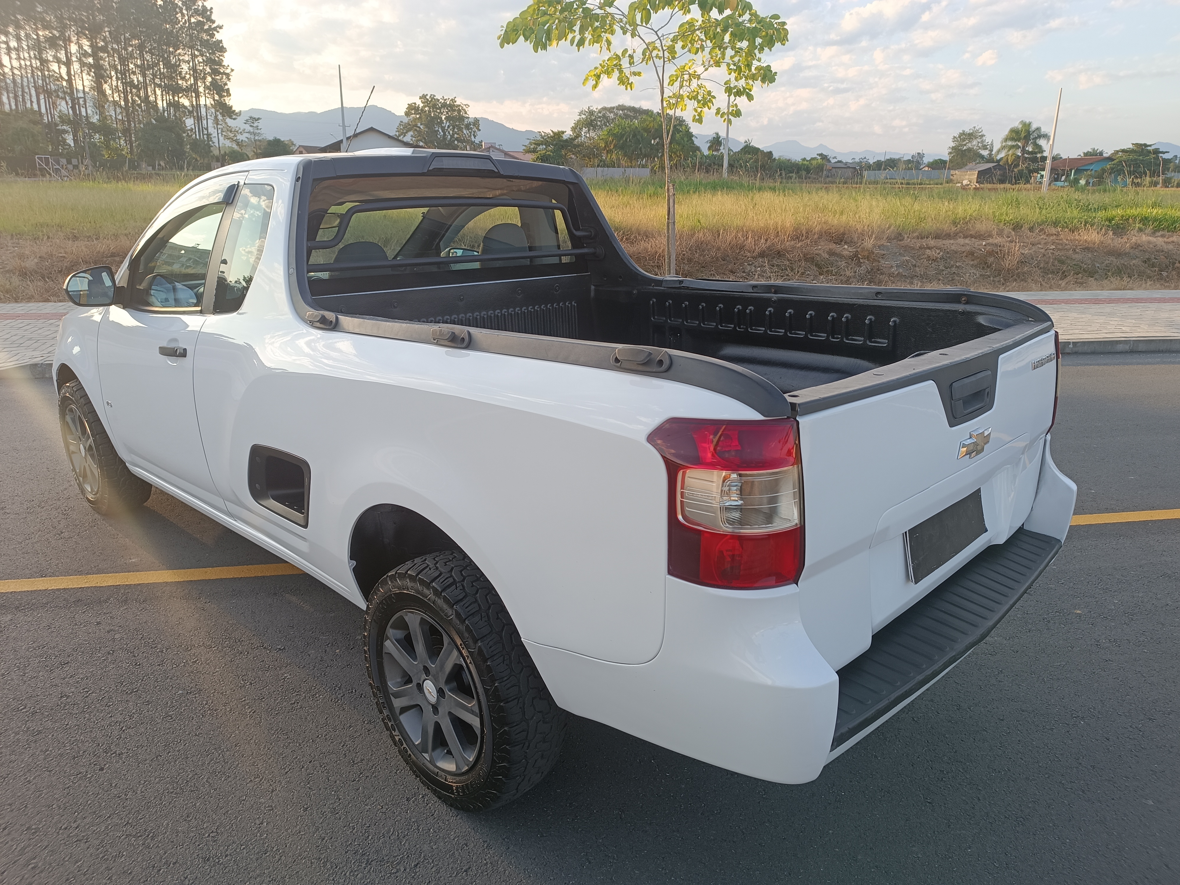 Carro/Camioneta - GM - CHEVROLET - MONTANA - LS 1.4 ECONOFLEX 8V 2p - 2011
