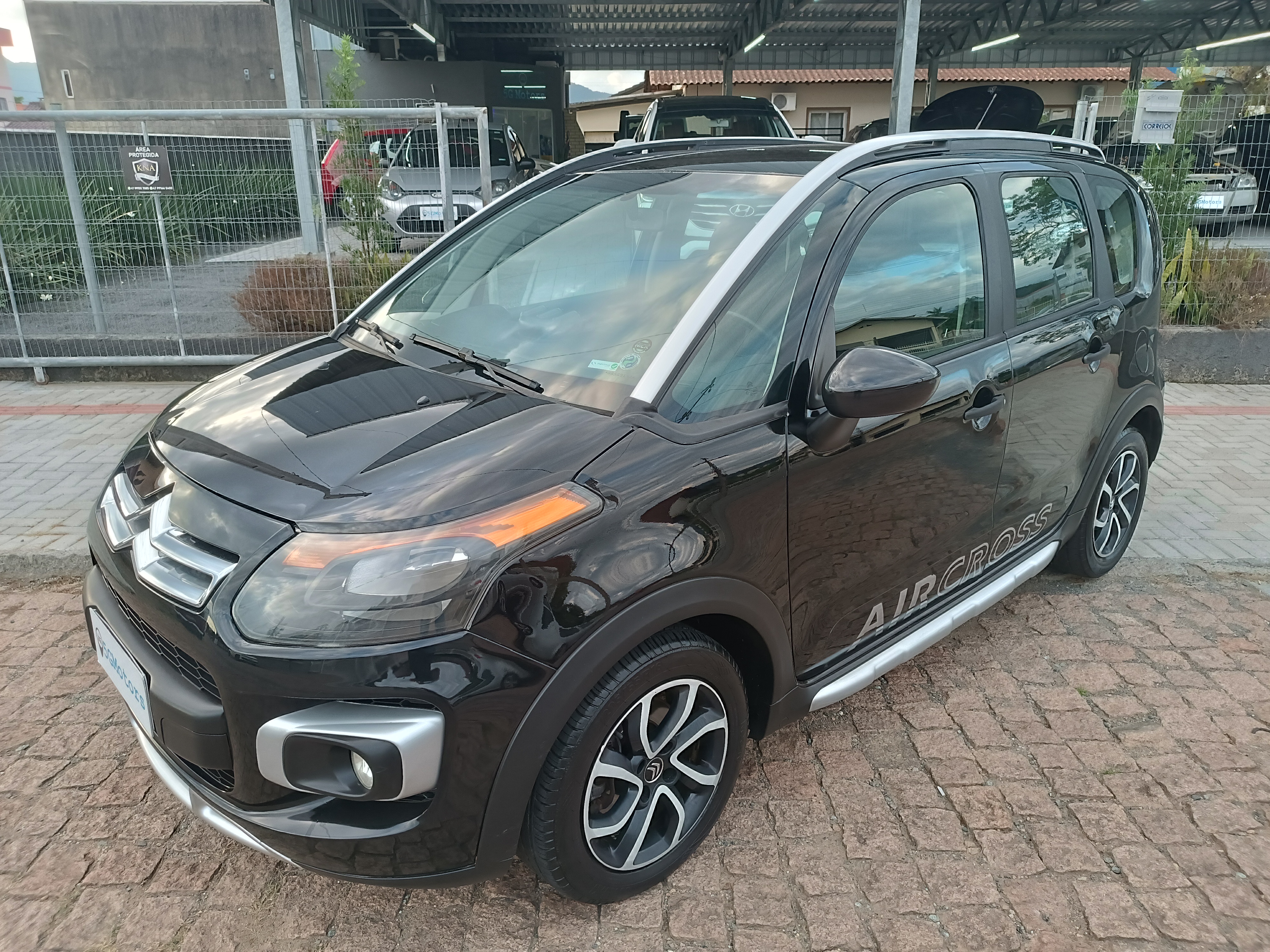 Carro/Camioneta - CITROËN - C3 - Picasso GLX 1.6 Flex 16V 5p Aut. - 2011
