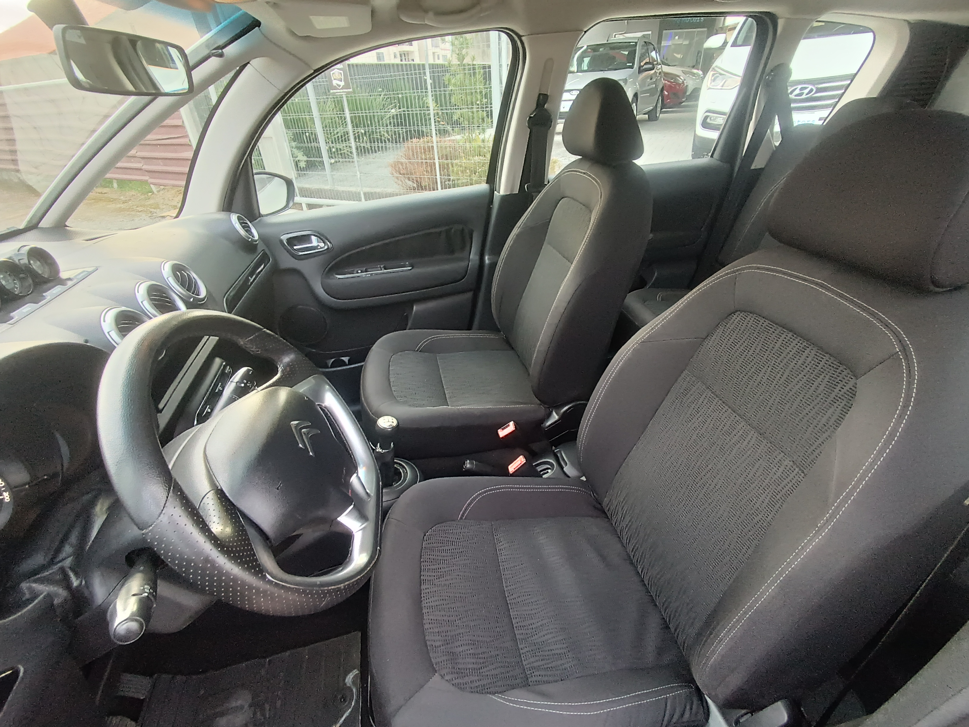 Carro/Camioneta - CITROËN - C3 - Picasso GLX 1.6 Flex 16V 5p Aut. - 2011