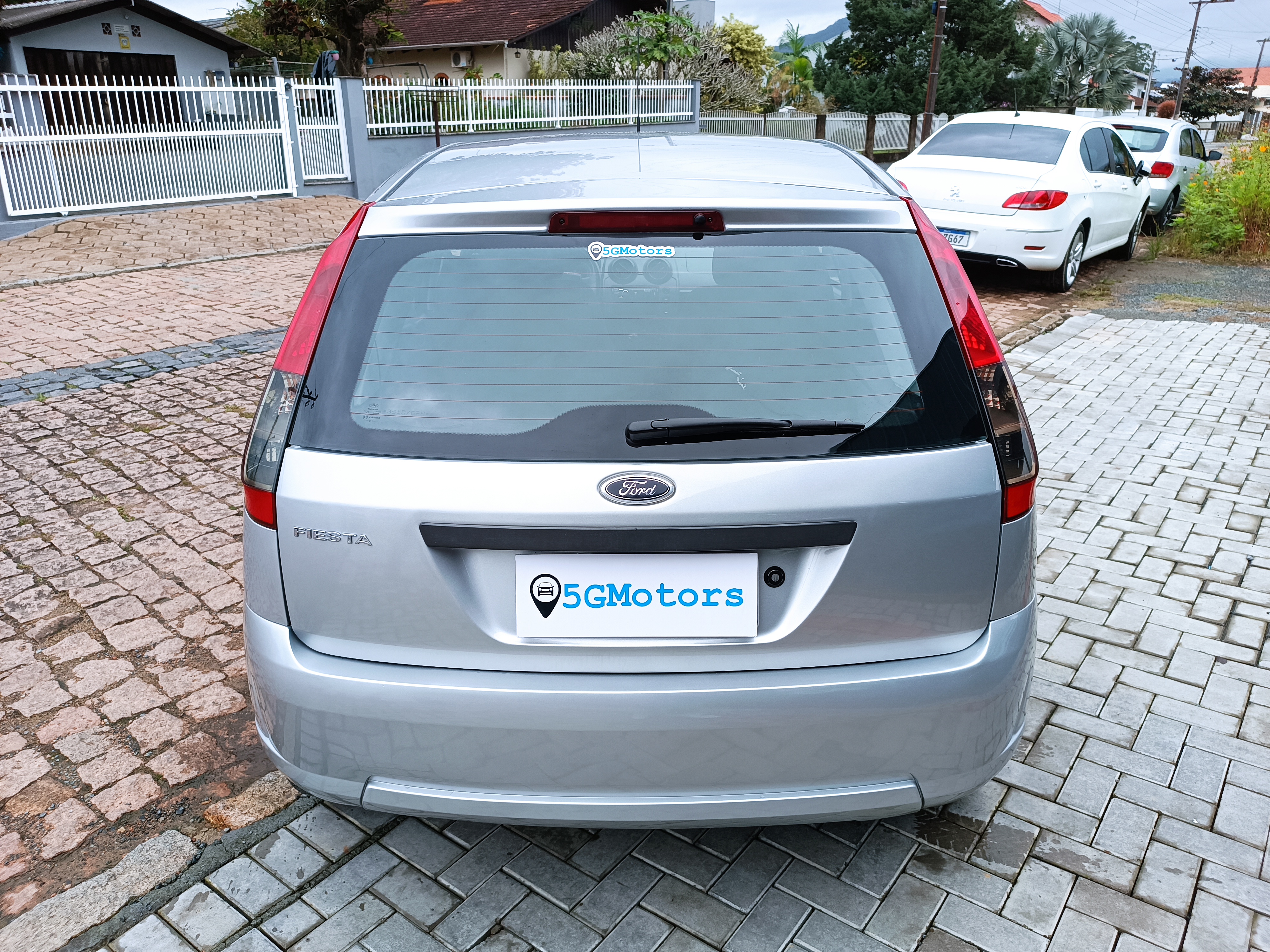 Carro/Camioneta - FORD - Fiesta - 1.0 8V Flex/Class 1.0 8V Flex 5p - 2011
