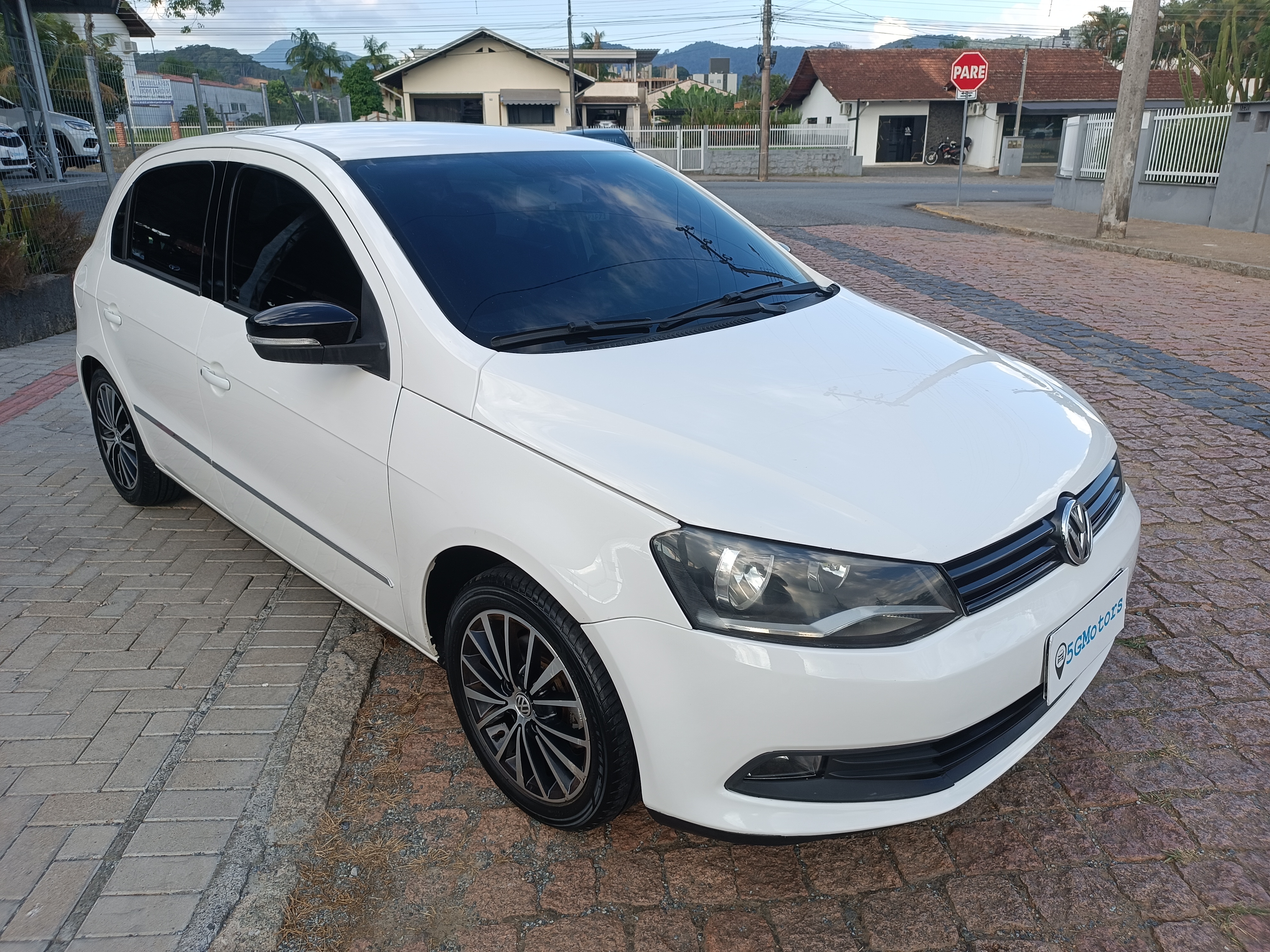 Carro/Camioneta - VW - VOLKSWAGEN - Gol - City (Trend)/Titan 1.0 T. Flex 8V 4p - 2015