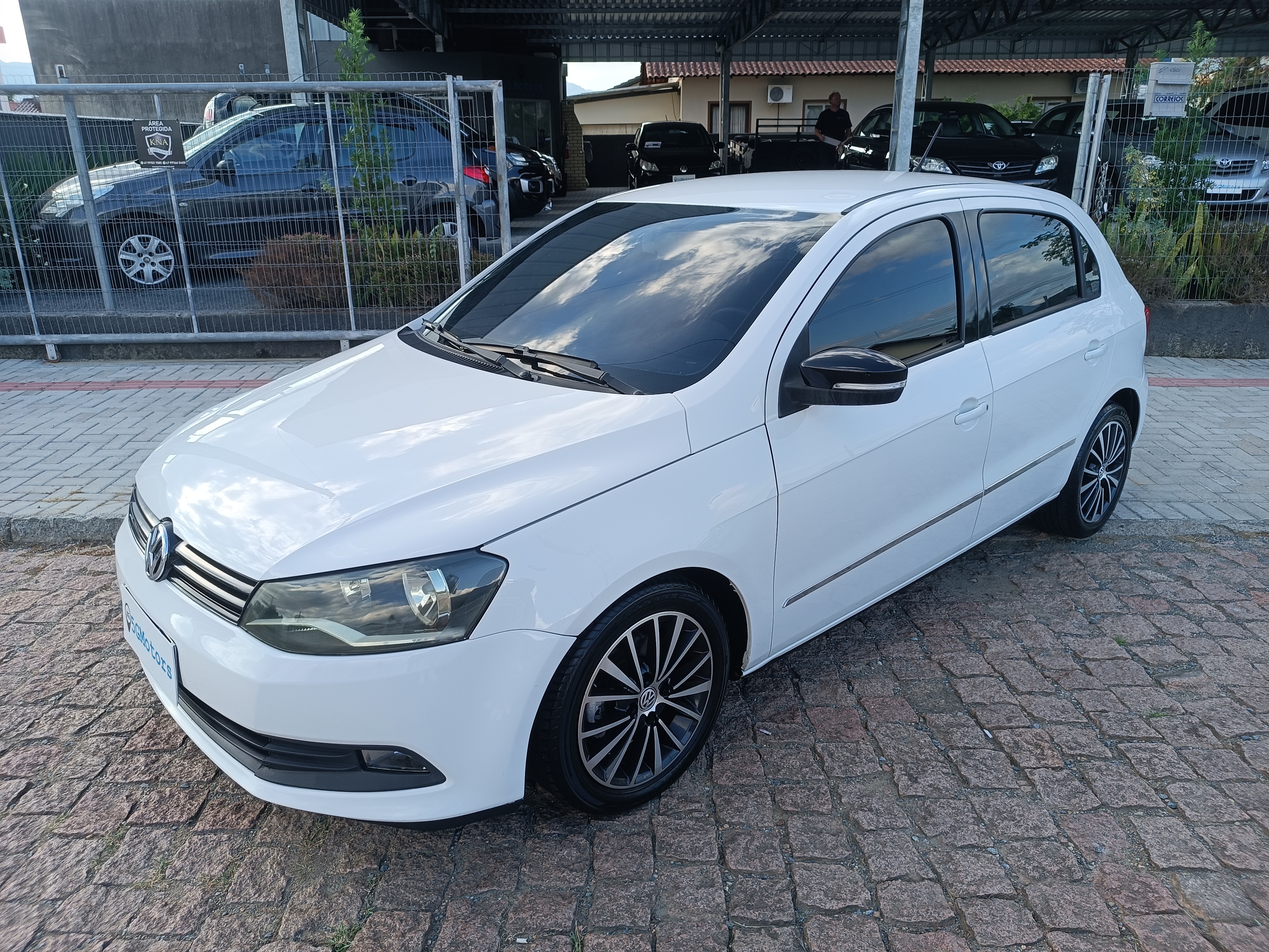 Carro/Camioneta - VW - VOLKSWAGEN - Gol - City (Trend)/Titan 1.0 T. Flex 8V 4p - 2015