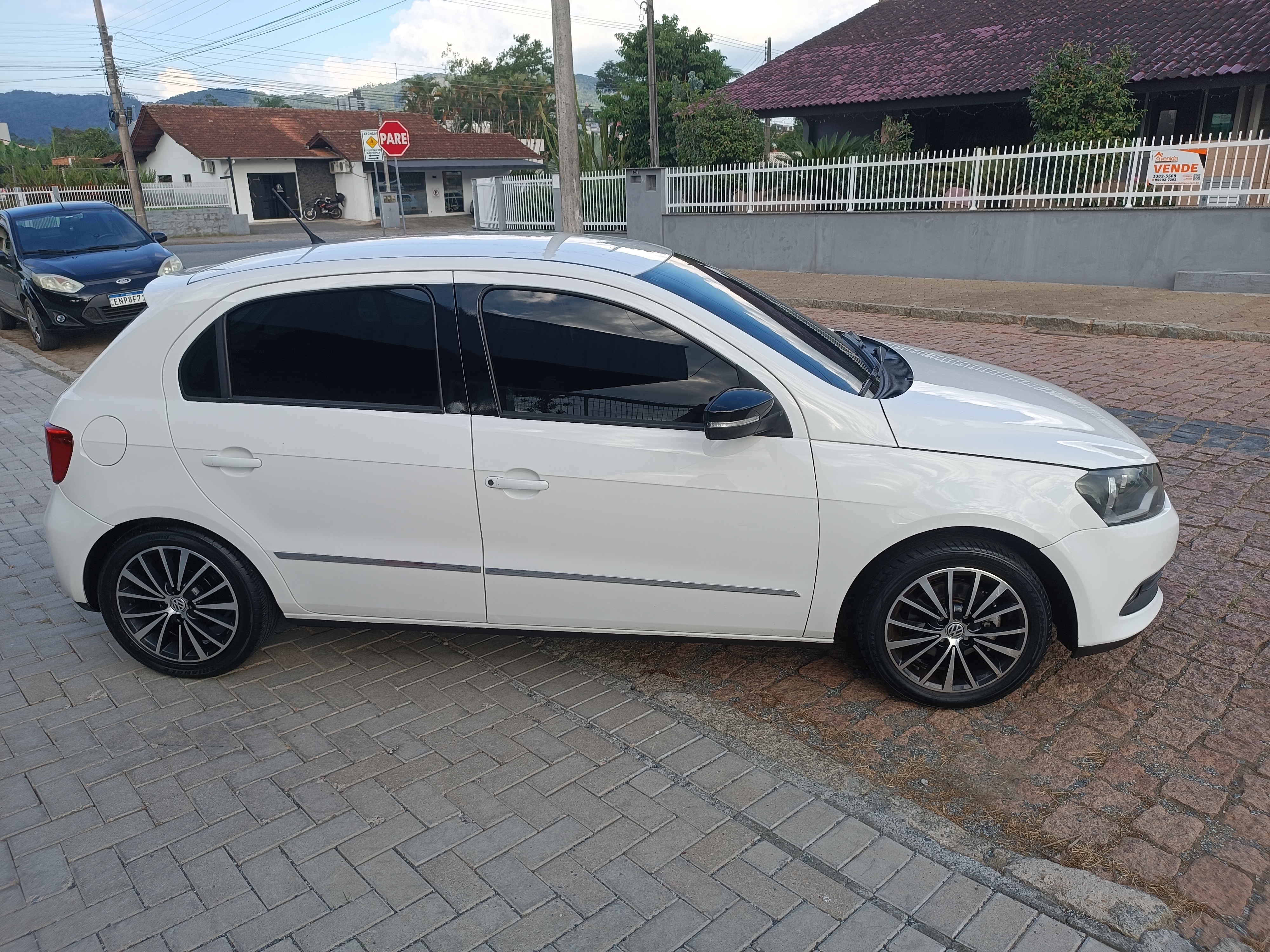 Carro/Camioneta - VW - VOLKSWAGEN - Gol - City (Trend)/Titan 1.0 T. Flex 8V 4p - 2015