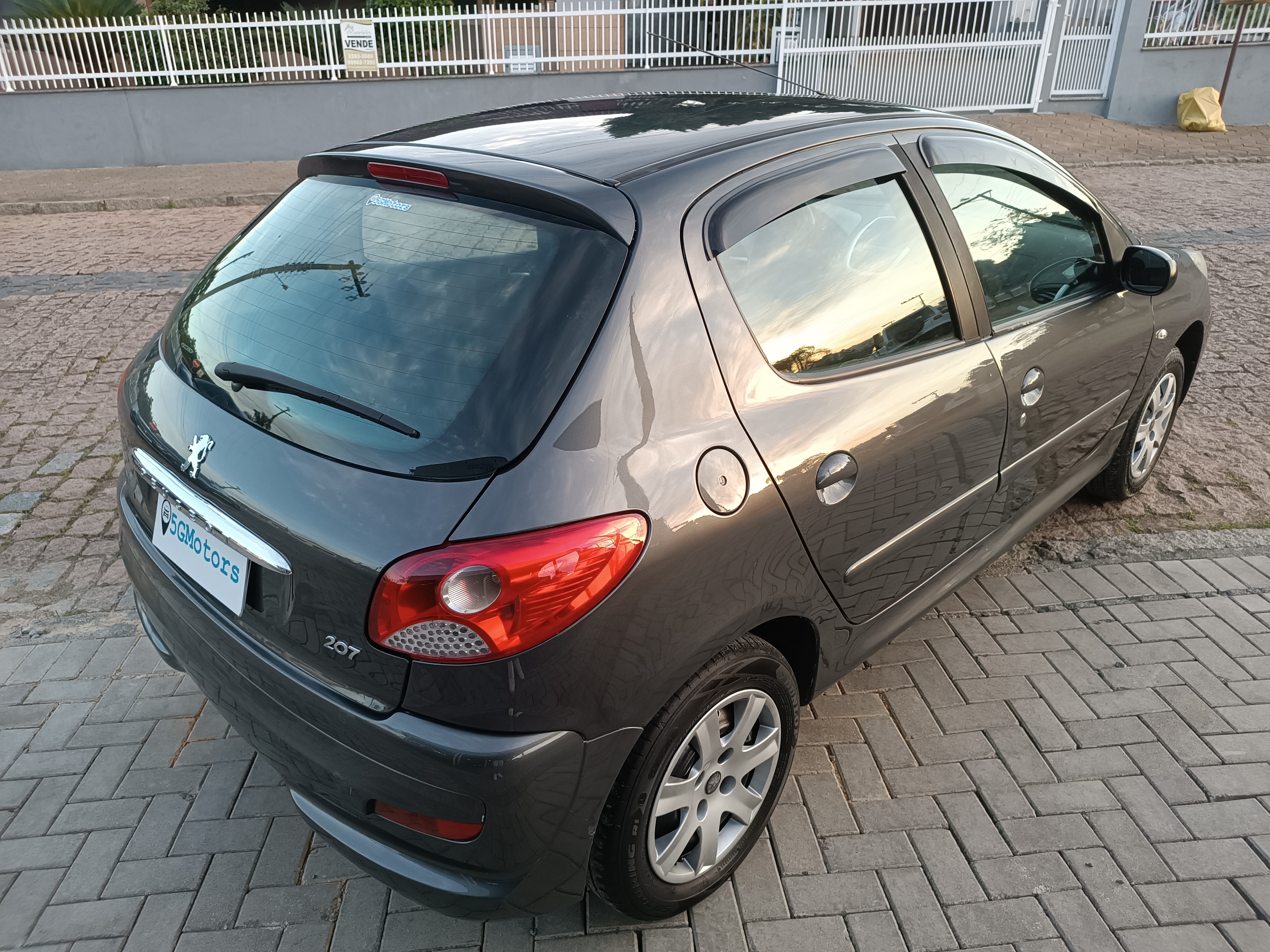 Carro/Camioneta - PEUGEOT - 207 - XR 1.4 Flex 8V 5p - 2012