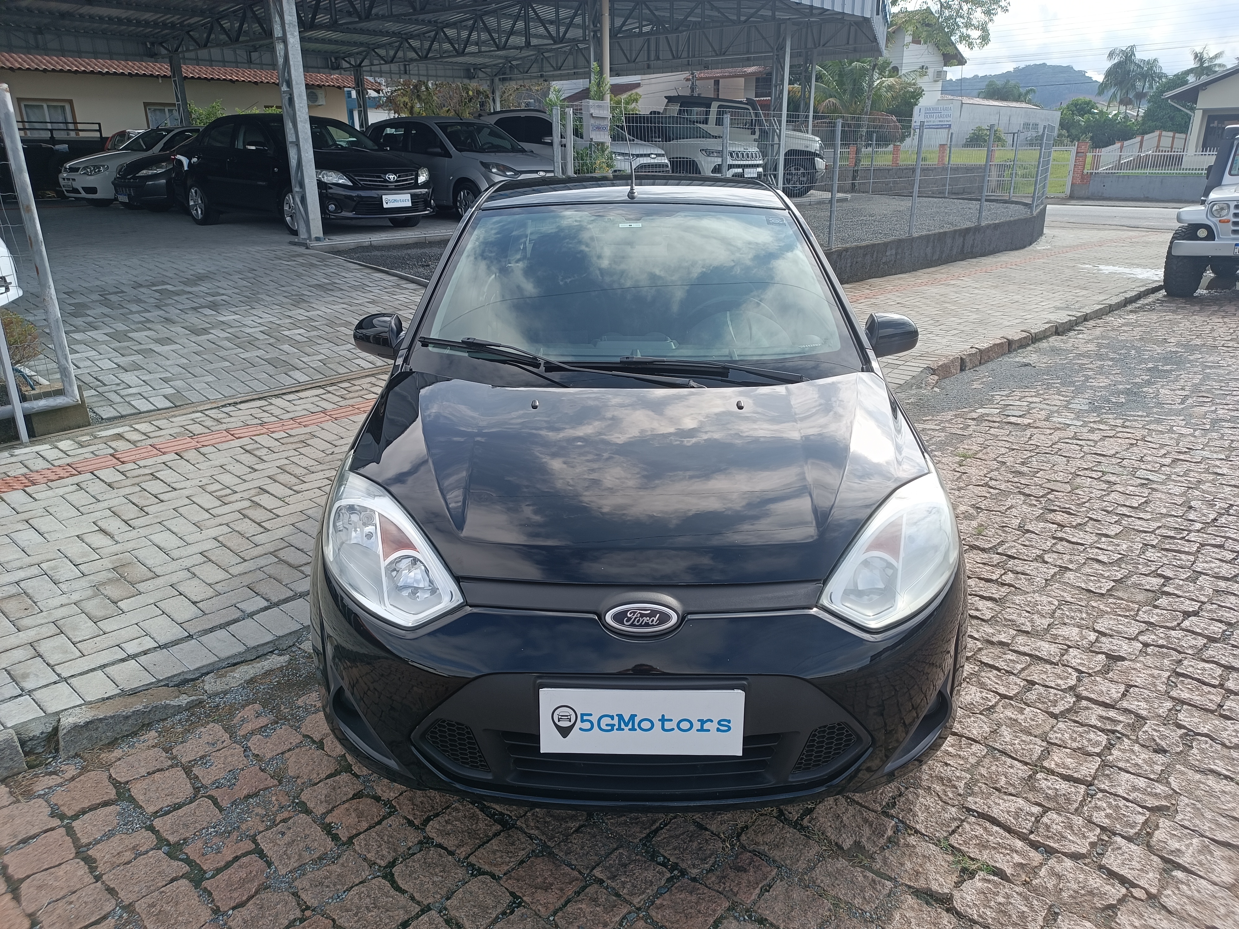 Carro/Camioneta - FORD - Fiesta - Sed. 1.6 8V Flex 4p - 2013