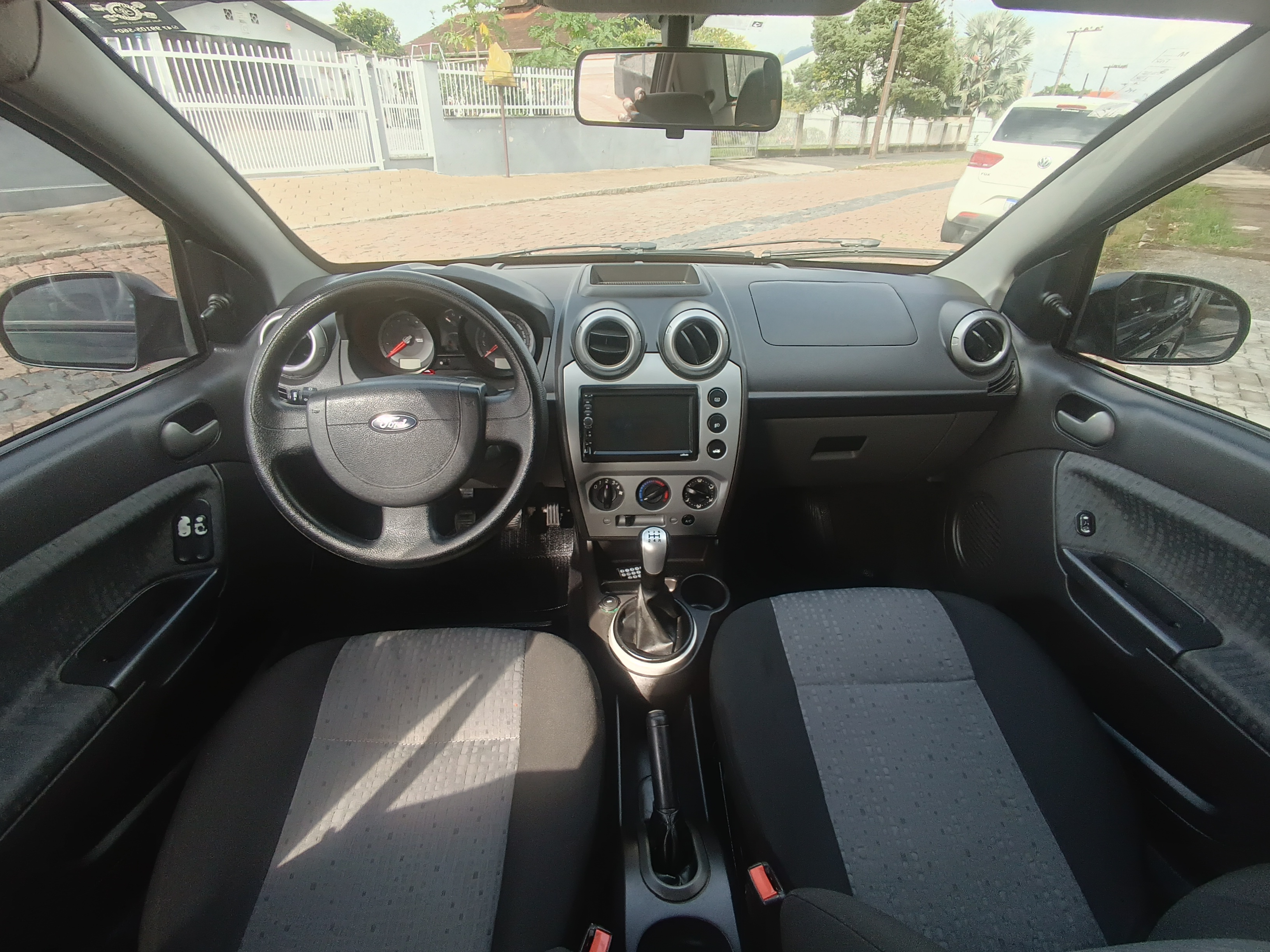 Carro/Camioneta - FORD - Fiesta - Sed. 1.6 8V Flex 4p - 2013