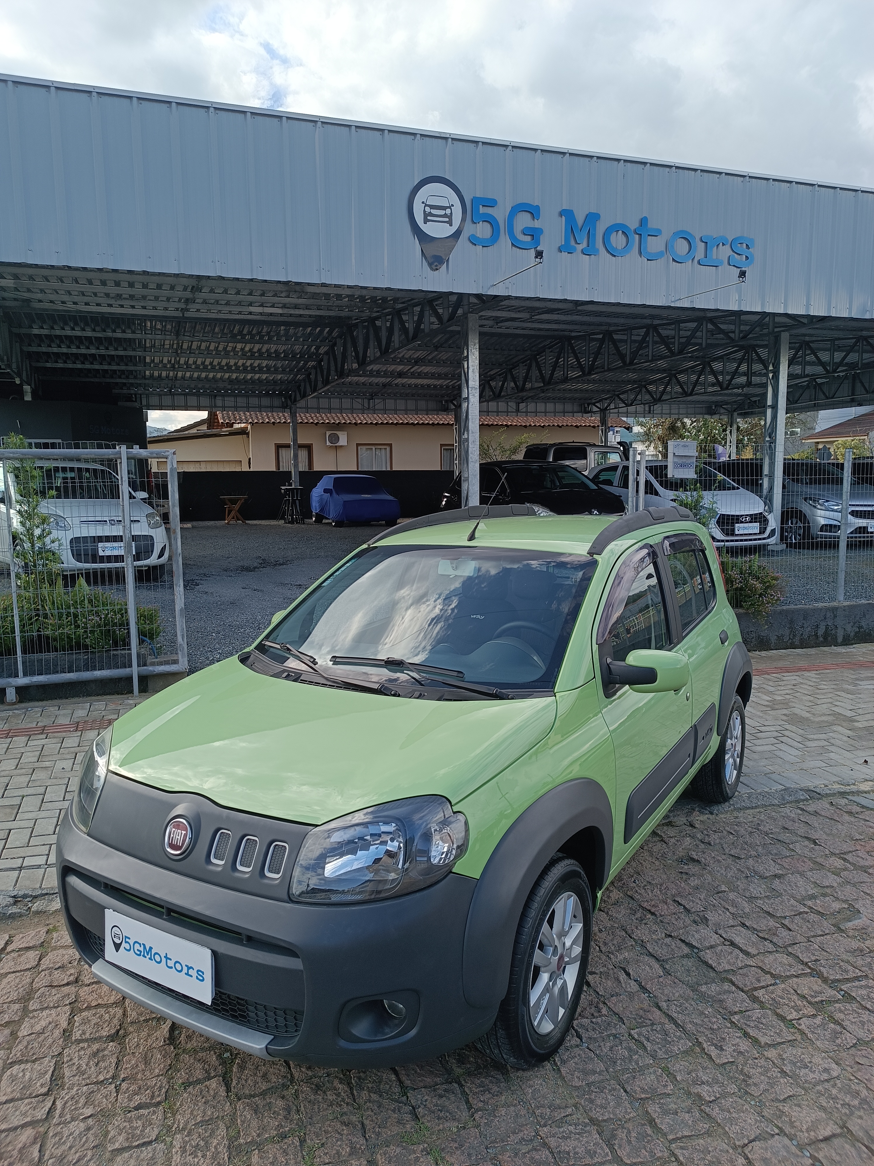 Carro/Camioneta - FIAT - UNO - WAY 1.4 EVO Fire Flex 8V 5p - 2013