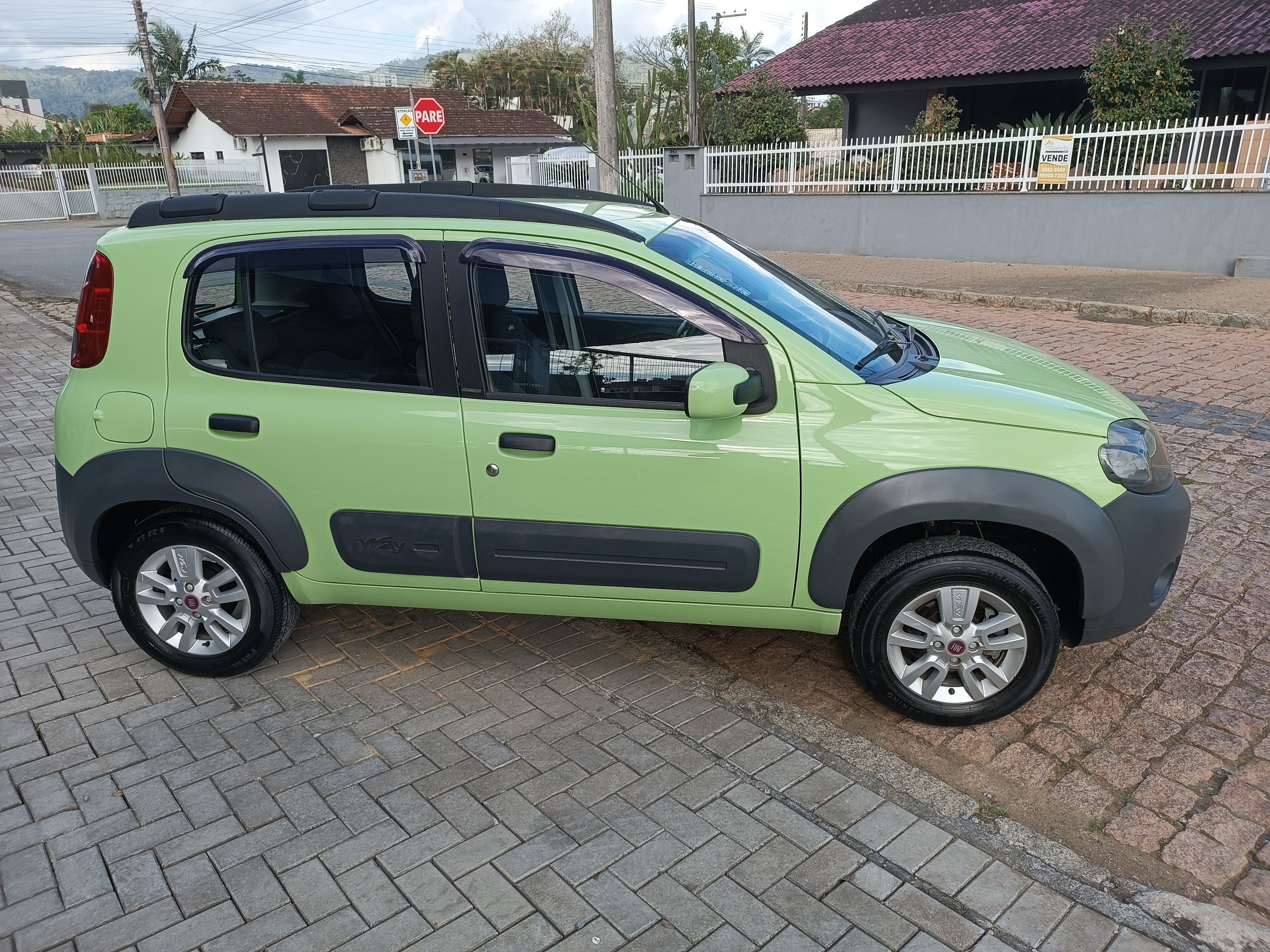 Carro/Camioneta - FIAT - UNO - WAY 1.4 EVO Fire Flex 8V 5p - 2013