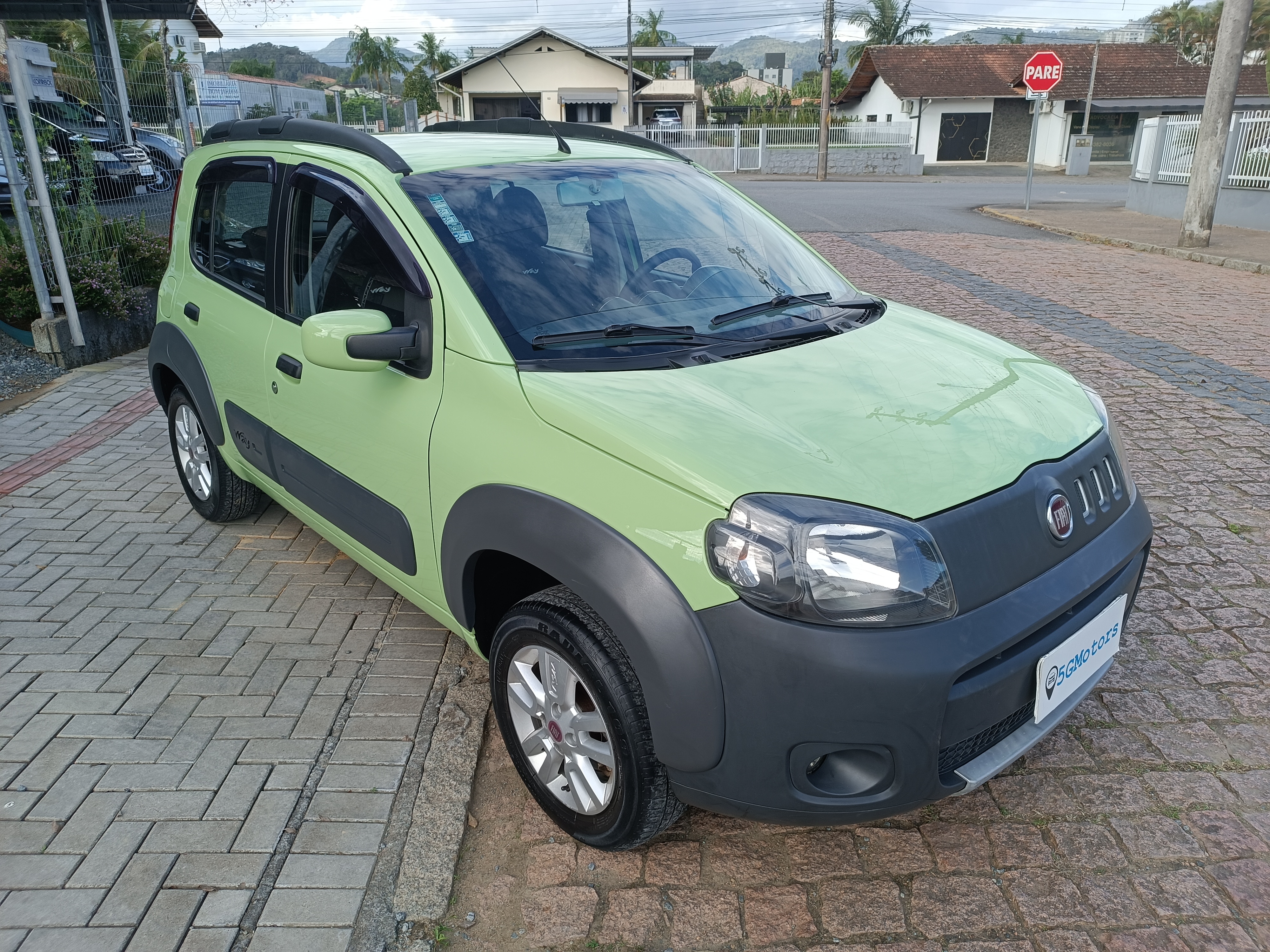 Carro/Camioneta - FIAT - UNO - WAY 1.4 EVO Fire Flex 8V 5p - 2013
