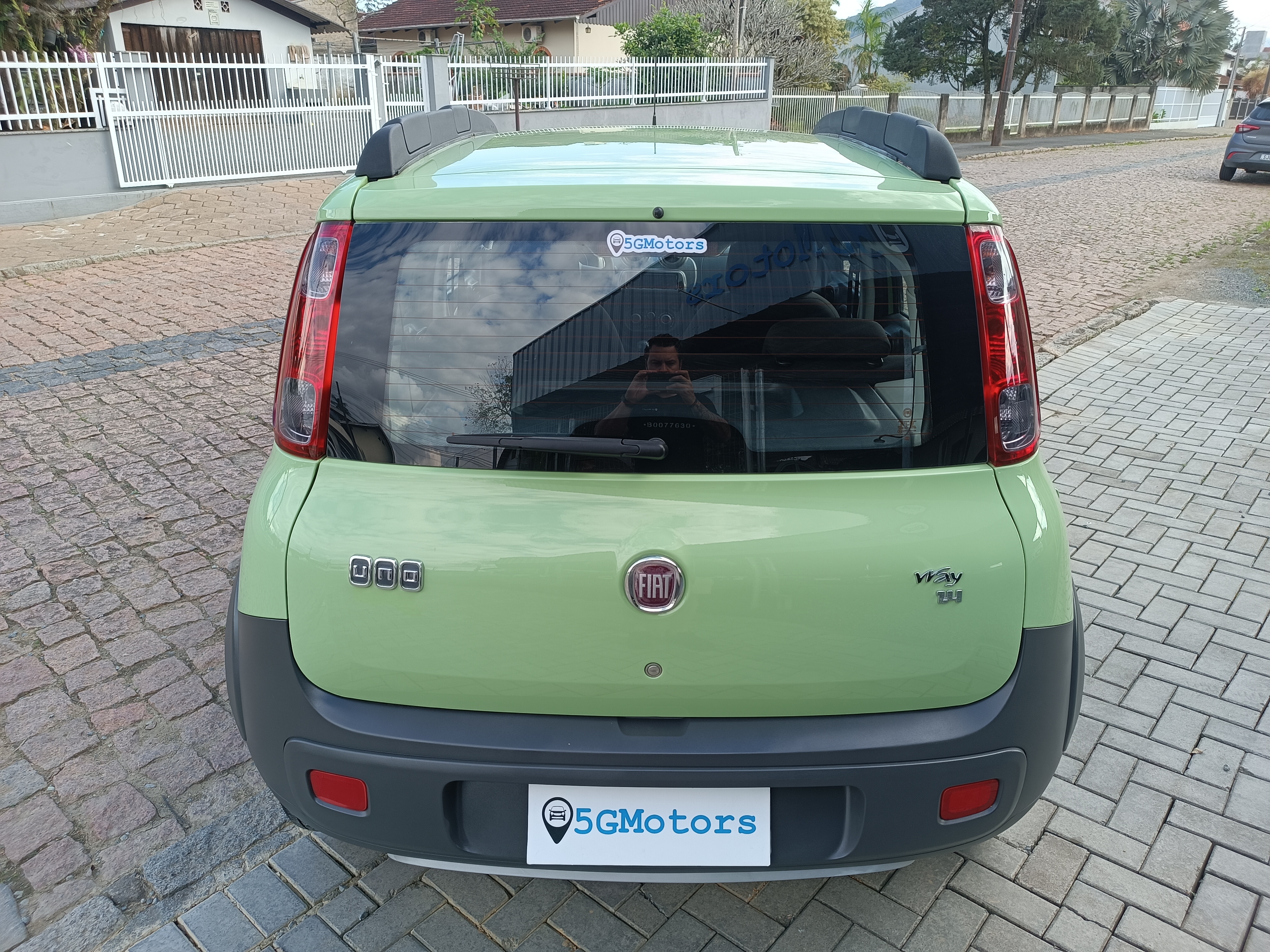 Carro/Camioneta - FIAT - UNO - WAY 1.4 EVO Fire Flex 8V 5p - 2013