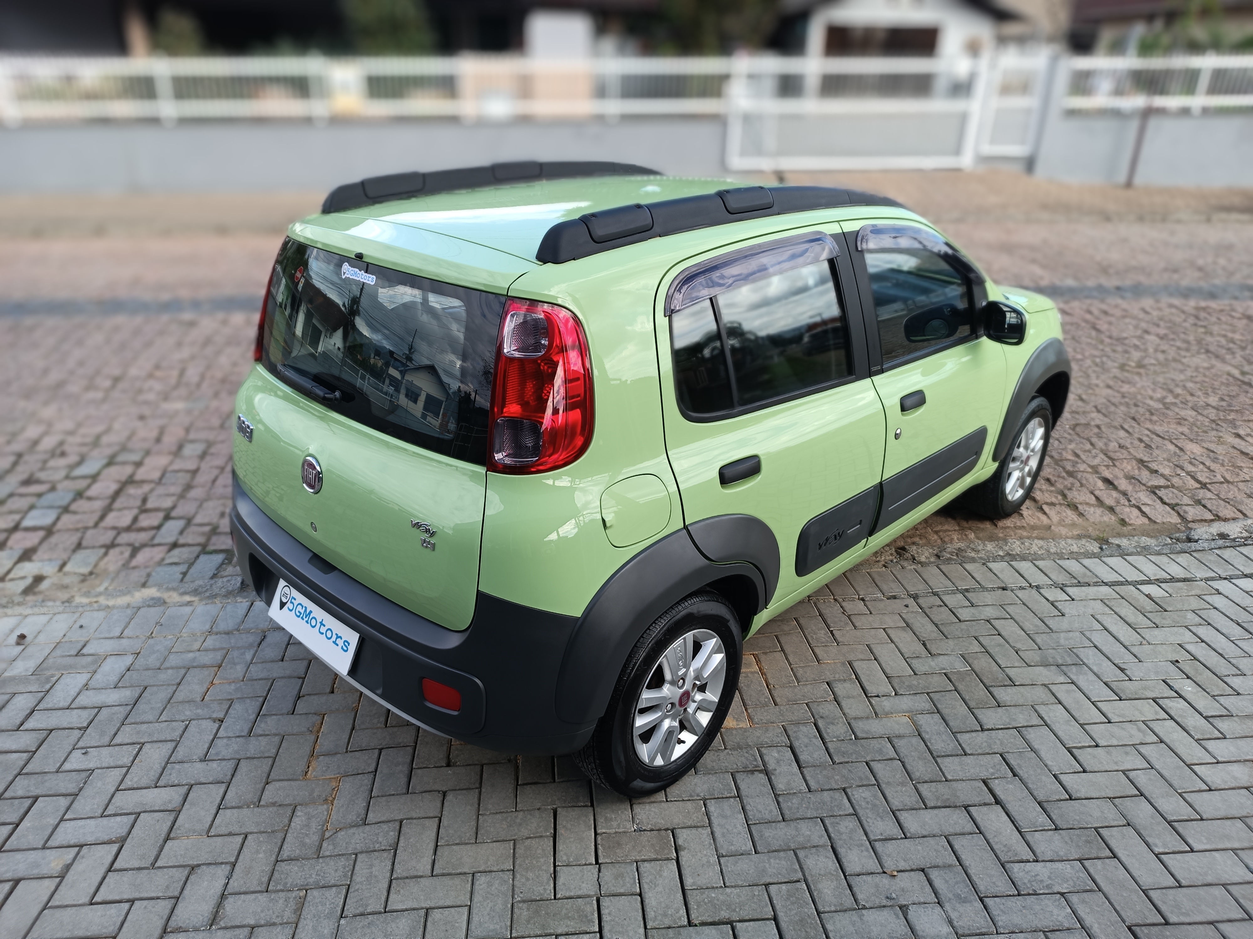 Carro/Camioneta - FIAT - UNO - WAY 1.4 EVO Fire Flex 8V 5p - 2013