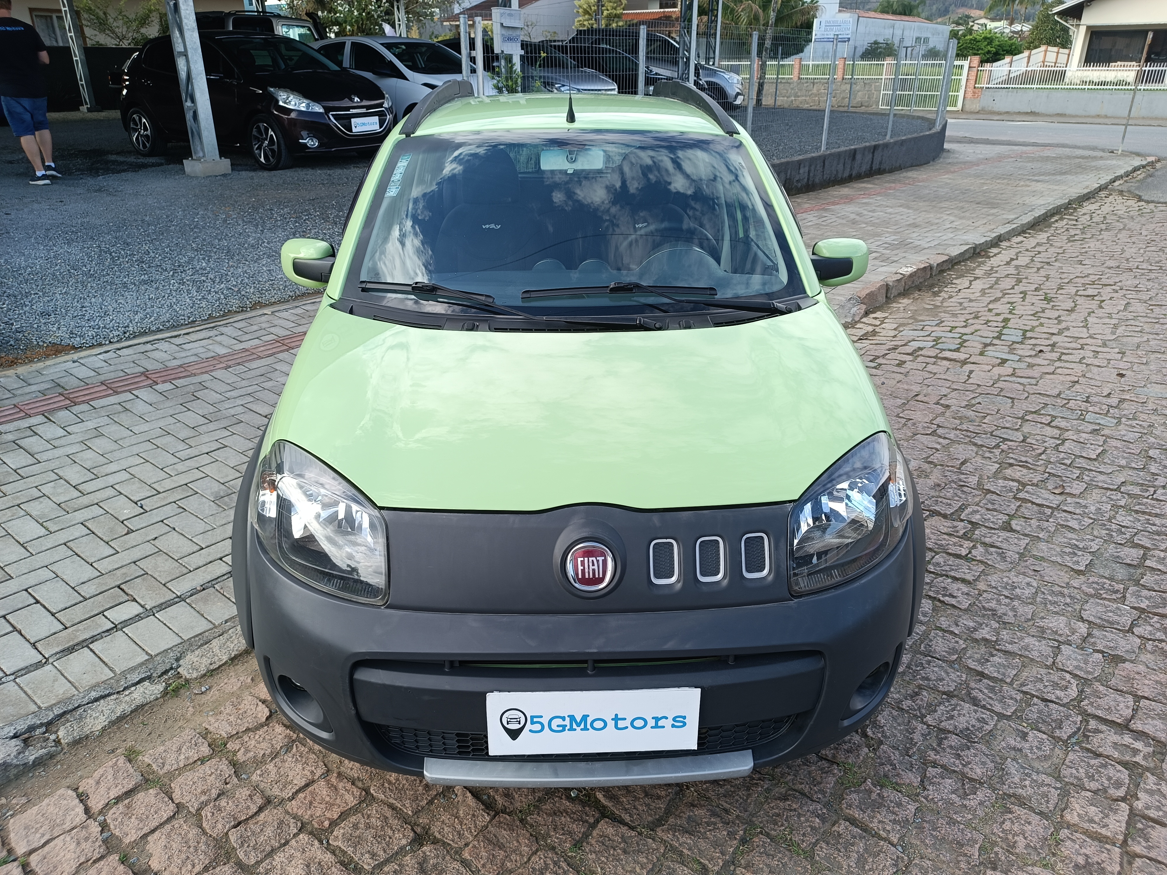 Carro/Camioneta - FIAT - UNO - WAY 1.4 EVO Fire Flex 8V 5p - 2013