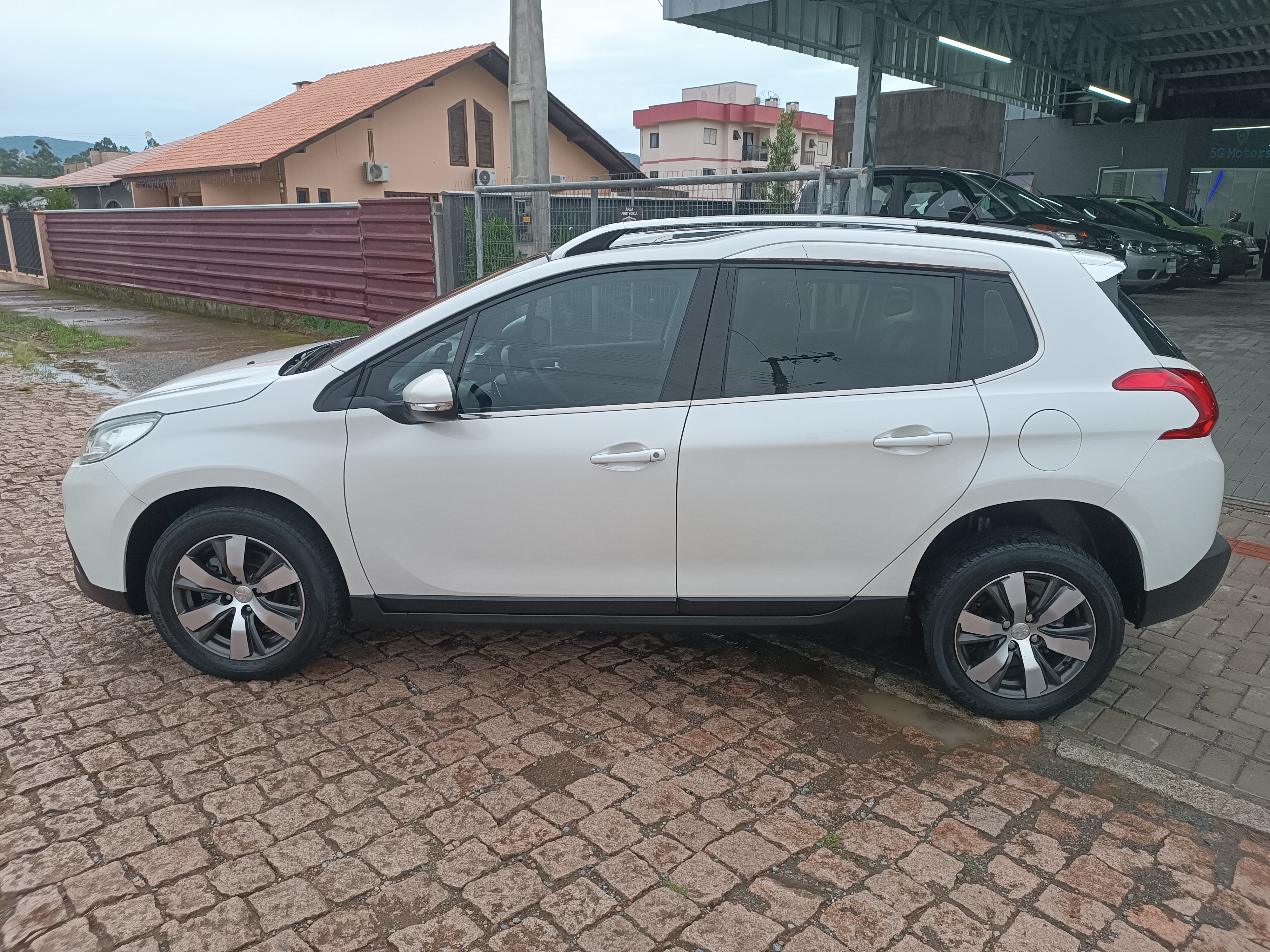Carro/Camioneta - PEUGEOT - 2008 - Griffe 1.6 Flex 16V 5p Aut. - 2016