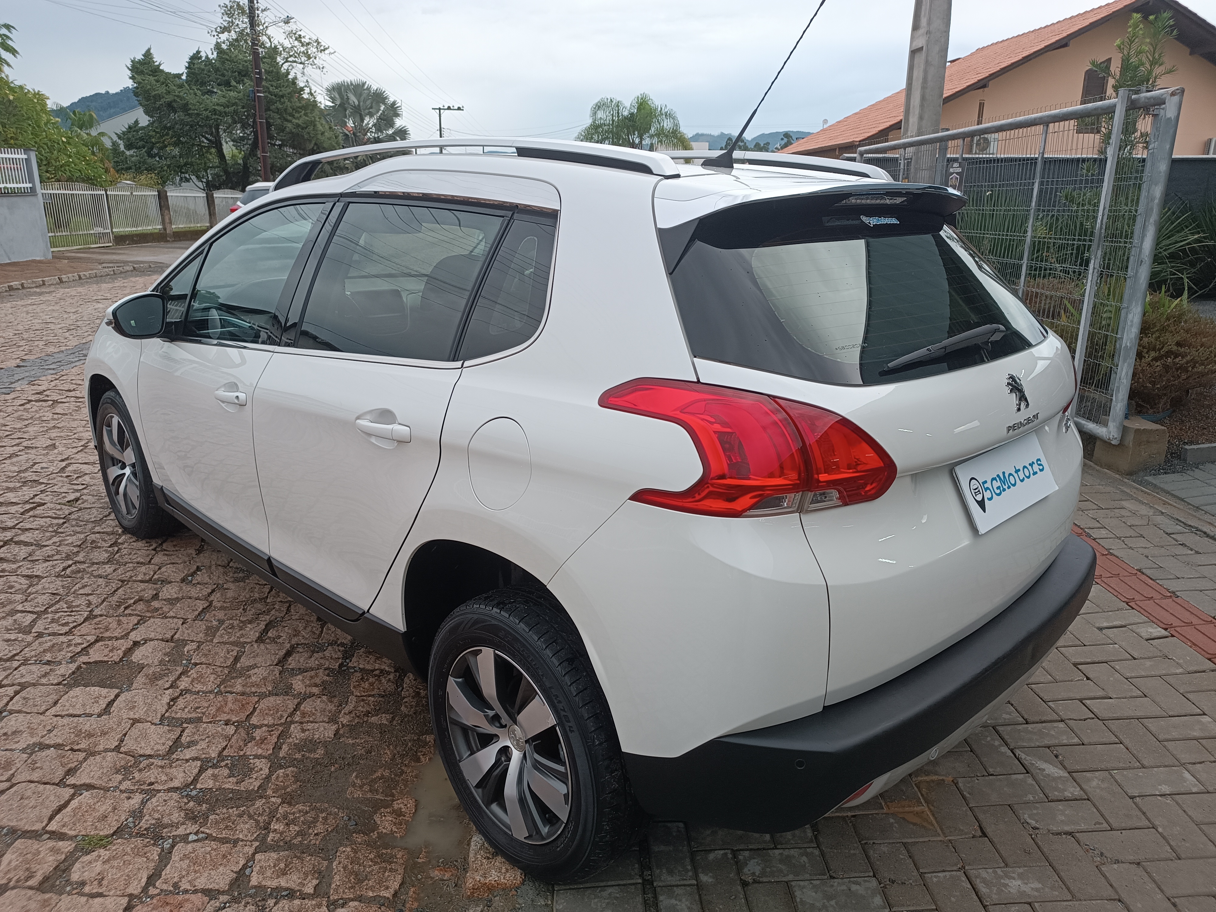 Carro/Camioneta - PEUGEOT - 2008 - Griffe 1.6 Flex 16V 5p Aut. - 2016