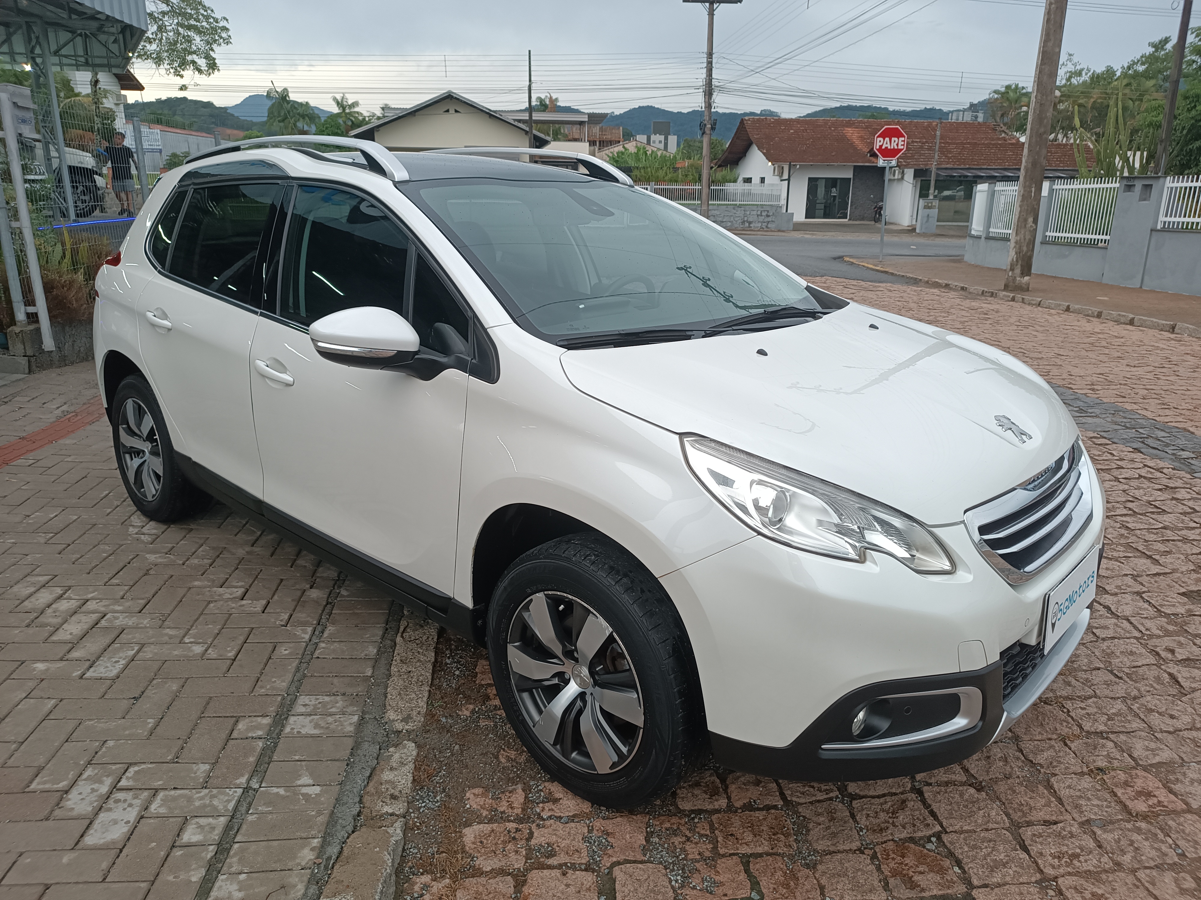 Carro/Camioneta - PEUGEOT - 2008 - Griffe 1.6 Flex 16V 5p Aut. - 2016
