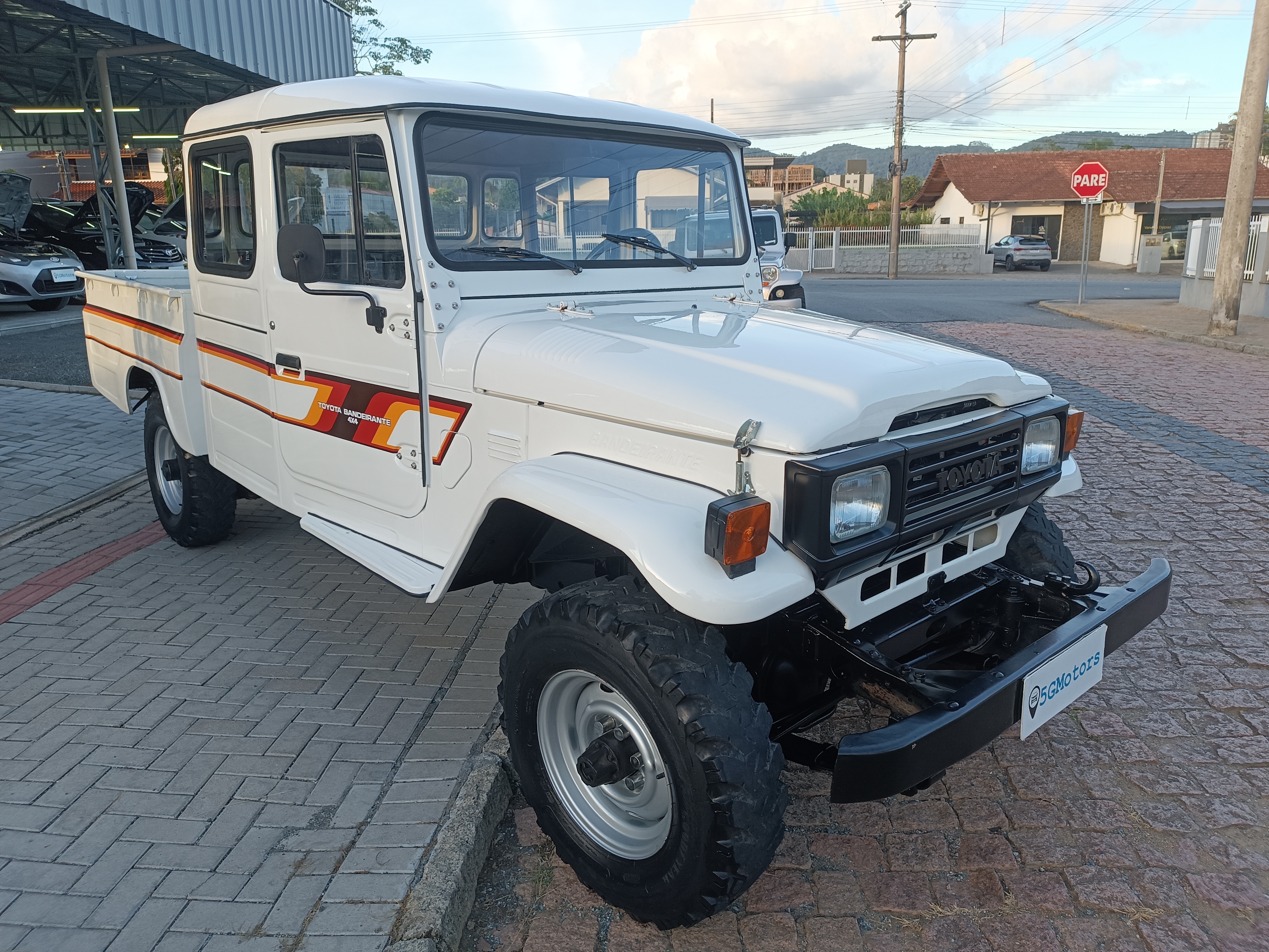 Carro/Camioneta - TOYOTA - Band.Jipe - Cap.de Aço Chas. Longo Diesel - 1993