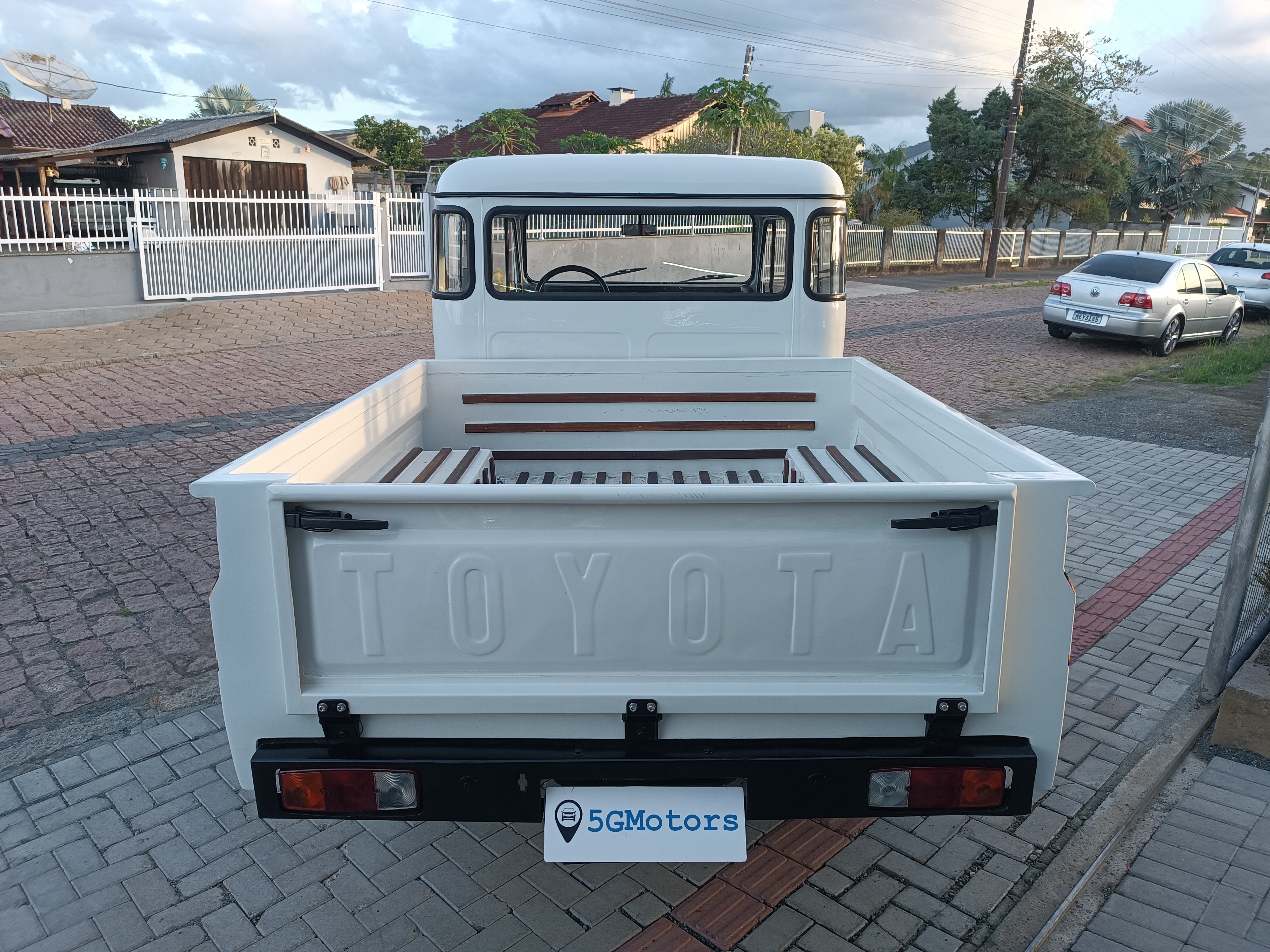 Carro/Camioneta - TOYOTA - Band.Jipe - Cap.de Aço Chas. Longo Diesel - 1993