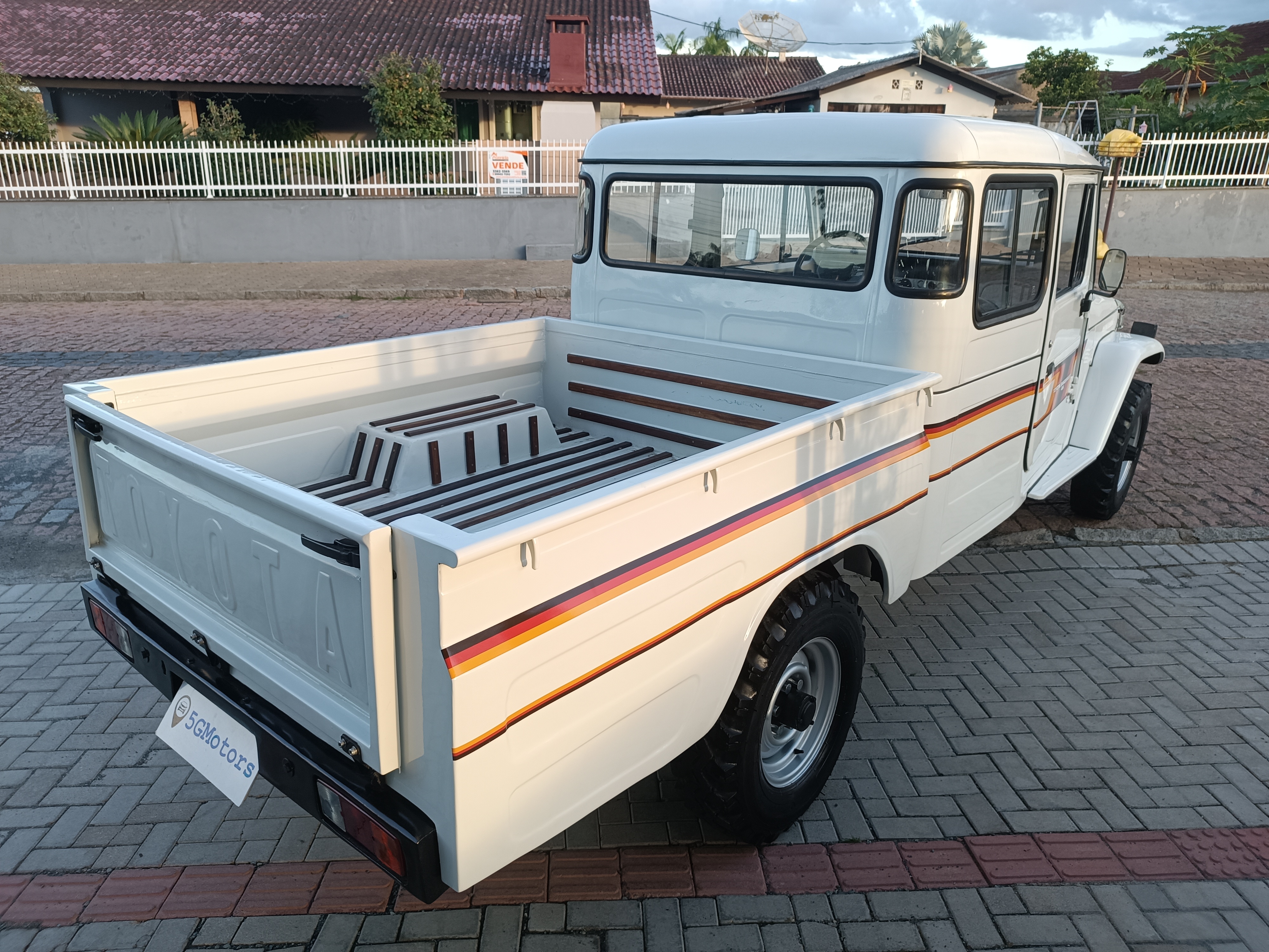 Carro/Camioneta - TOYOTA - Band.Jipe - Cap.de Aço Chas. Longo Diesel - 1993